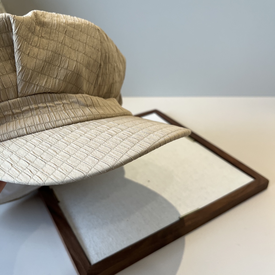 🆕

Celine赛琳新款鸭舌画家帽，秋冬款，头围57cm