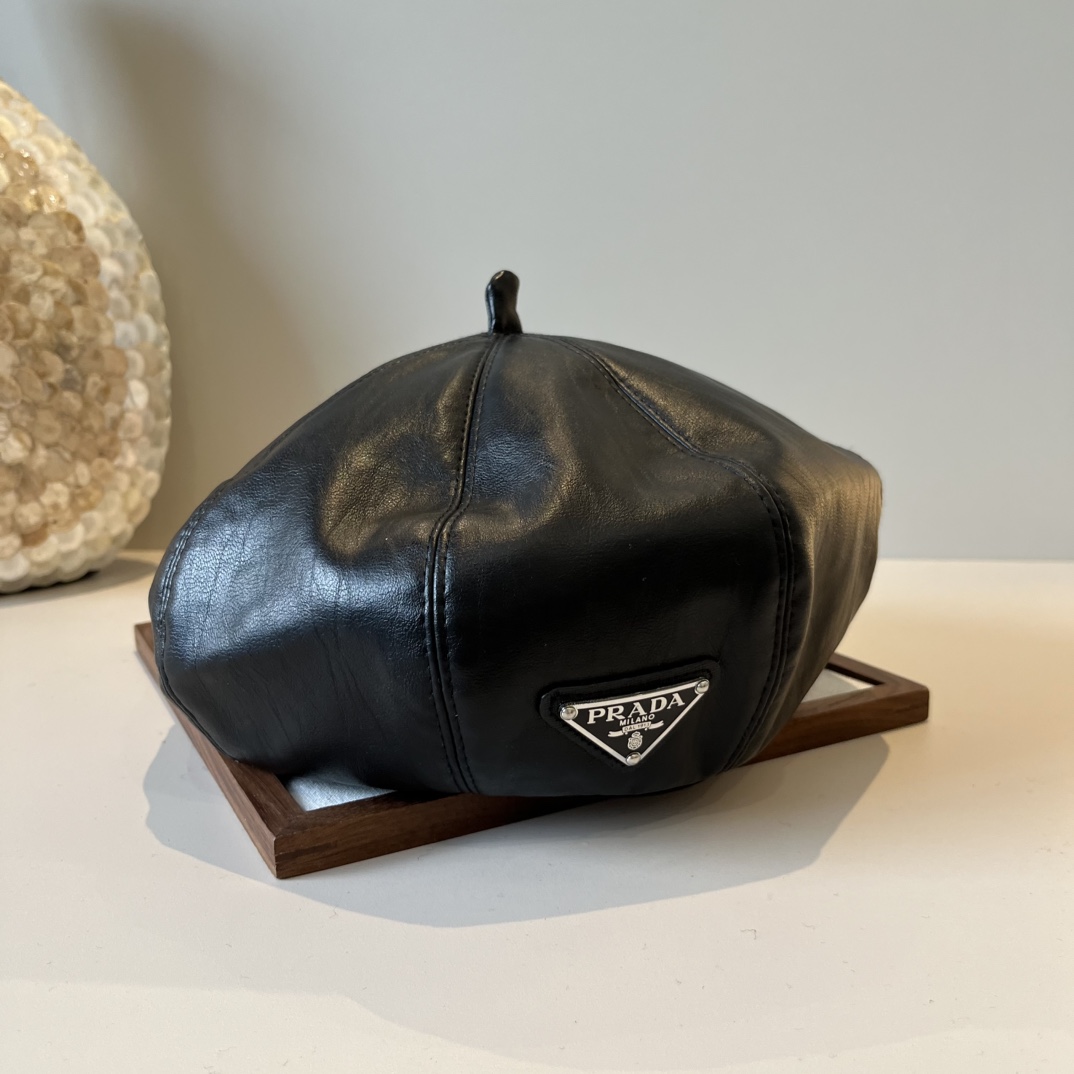 🆕

普拉达新款贝雷帽 头围57cm