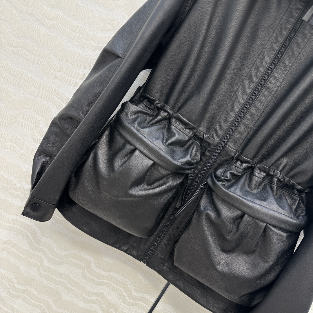 “Row Wind Lamb-Skin Coat Review: Quality, Style, and Perfect Details in S.M.L. Code One” - 图片 4