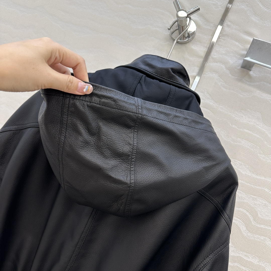 “Row Wind Lamb-Skin Coat Review: Quality, Style, and Perfect Details in S.M.L. Code One” - 图片 9