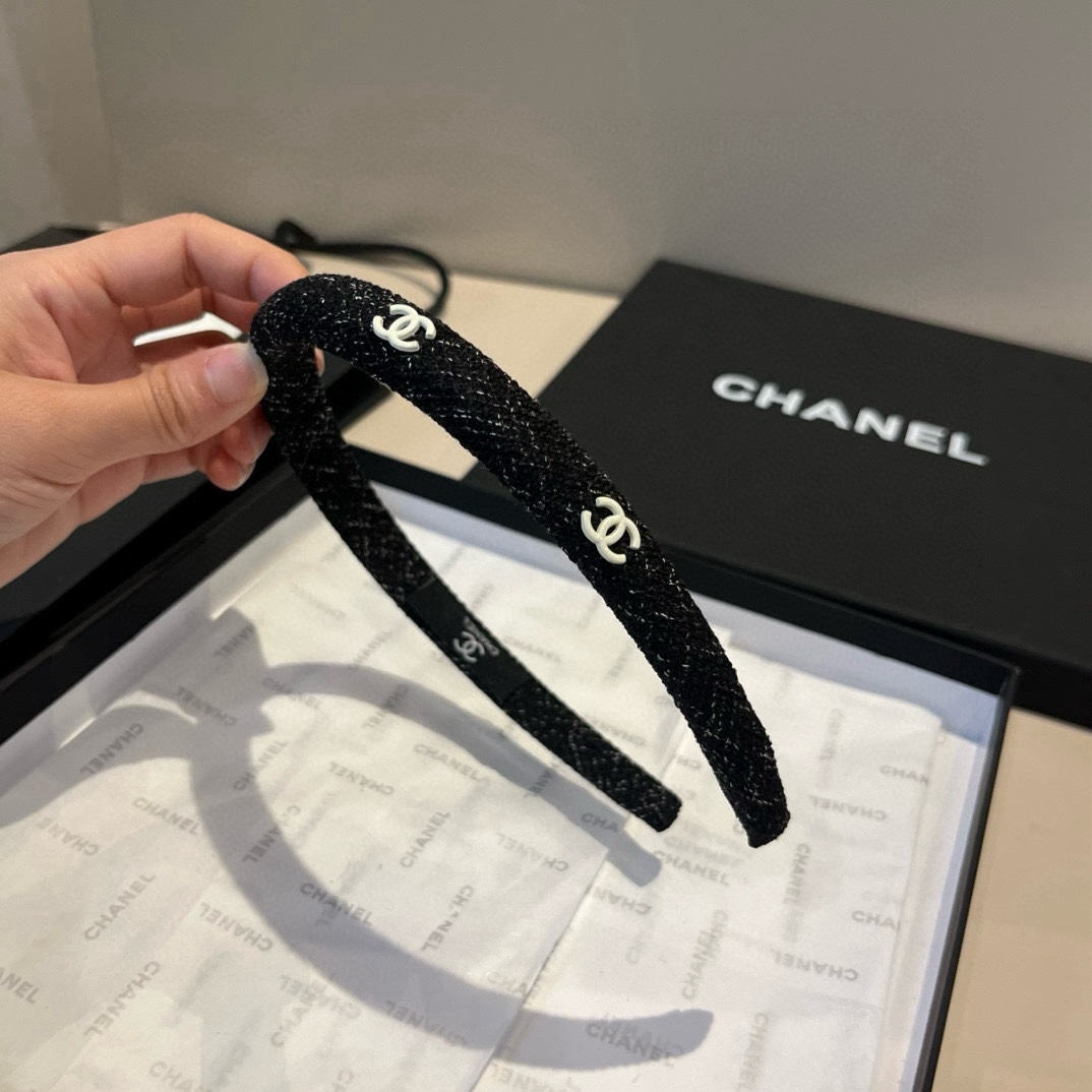 🆕

Chanel香奈儿发箍 经典小香头箍