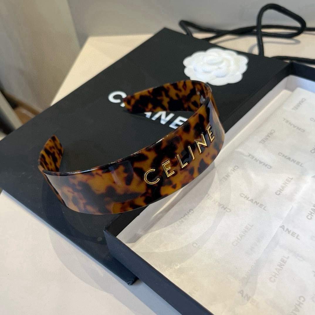 🆕

Celine赛琳新款发箍