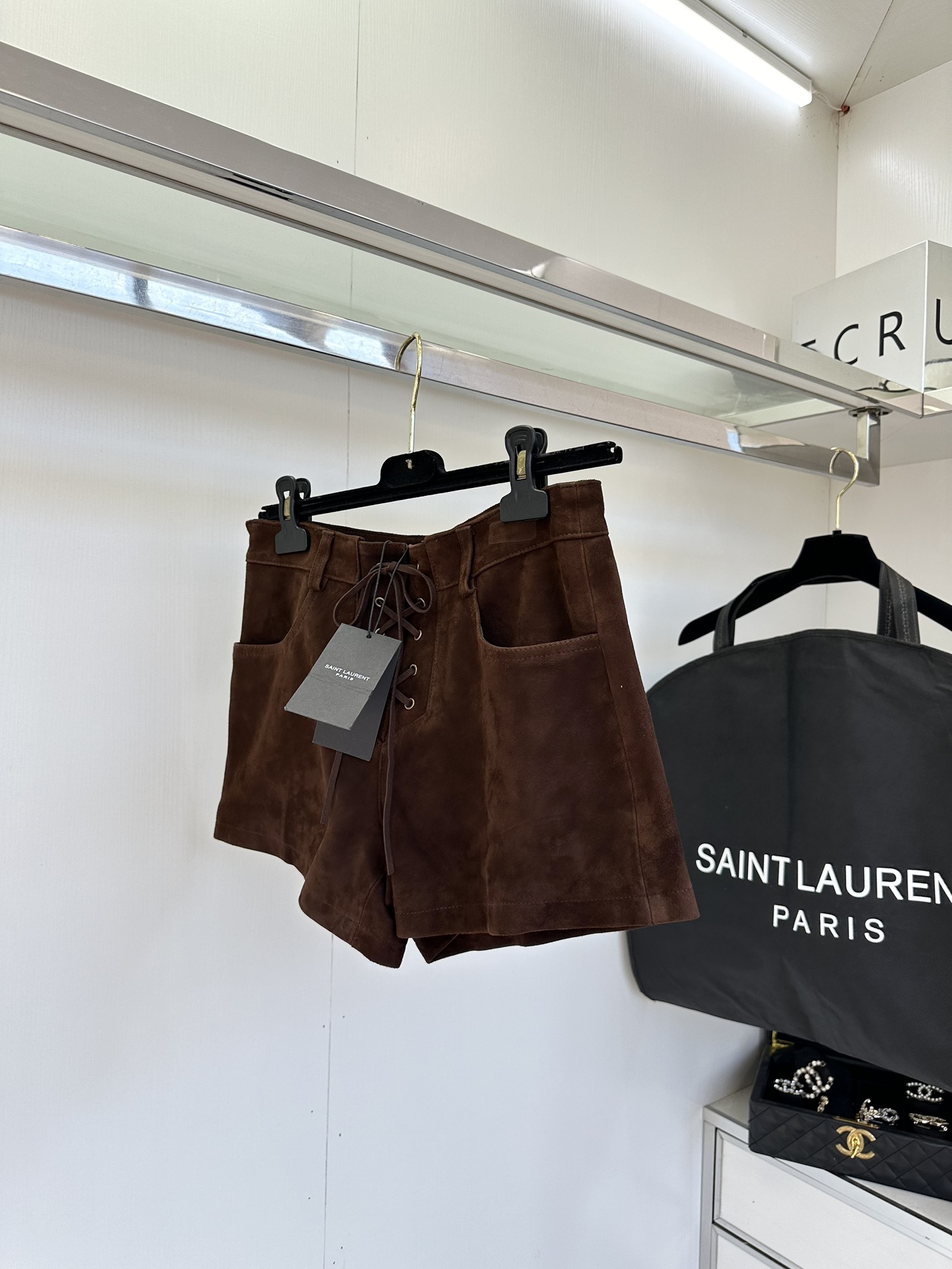 High-Waisted Pants with Caricature Legs: Unique Design for Imported Style and Comfort - 图片 3