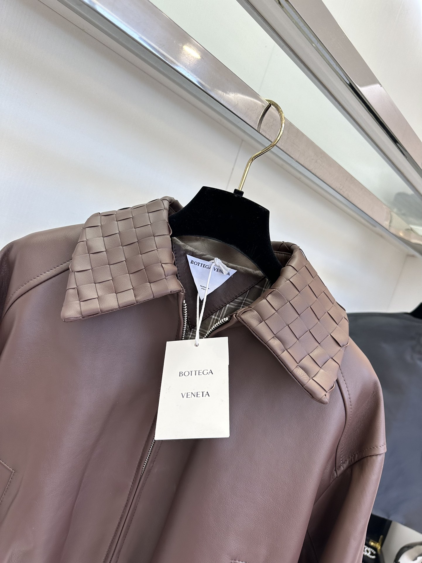 “Timeless Leather Jacket: P2520 Fashion Poem for Women” - 图片 7