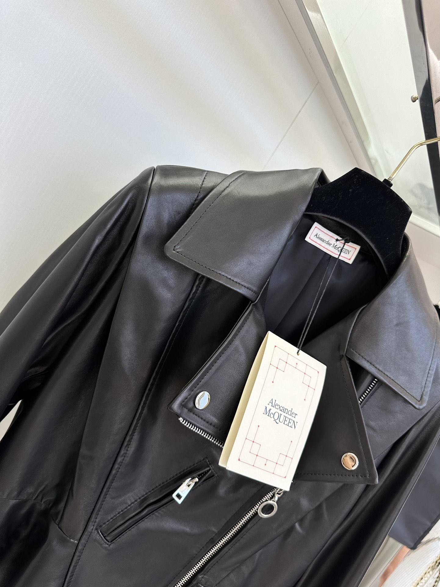 “Flexible and Durable Fall/Winter Female Outfit P2976 with Dustproof Bag 25F” - 图片 6