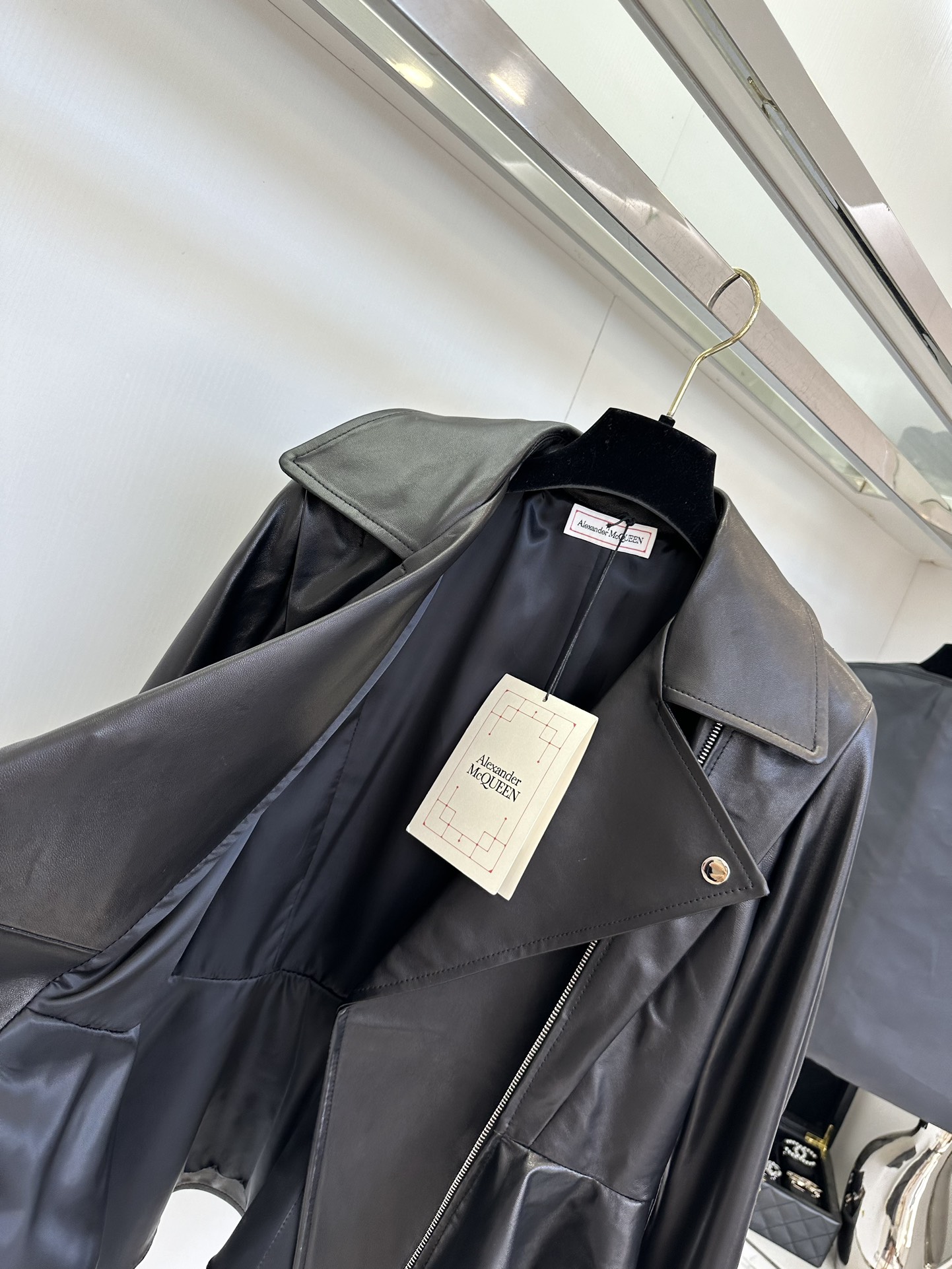 “Flexible and Durable Fall/Winter Female Outfit P2976 with Dustproof Bag 25F” - 图片 8