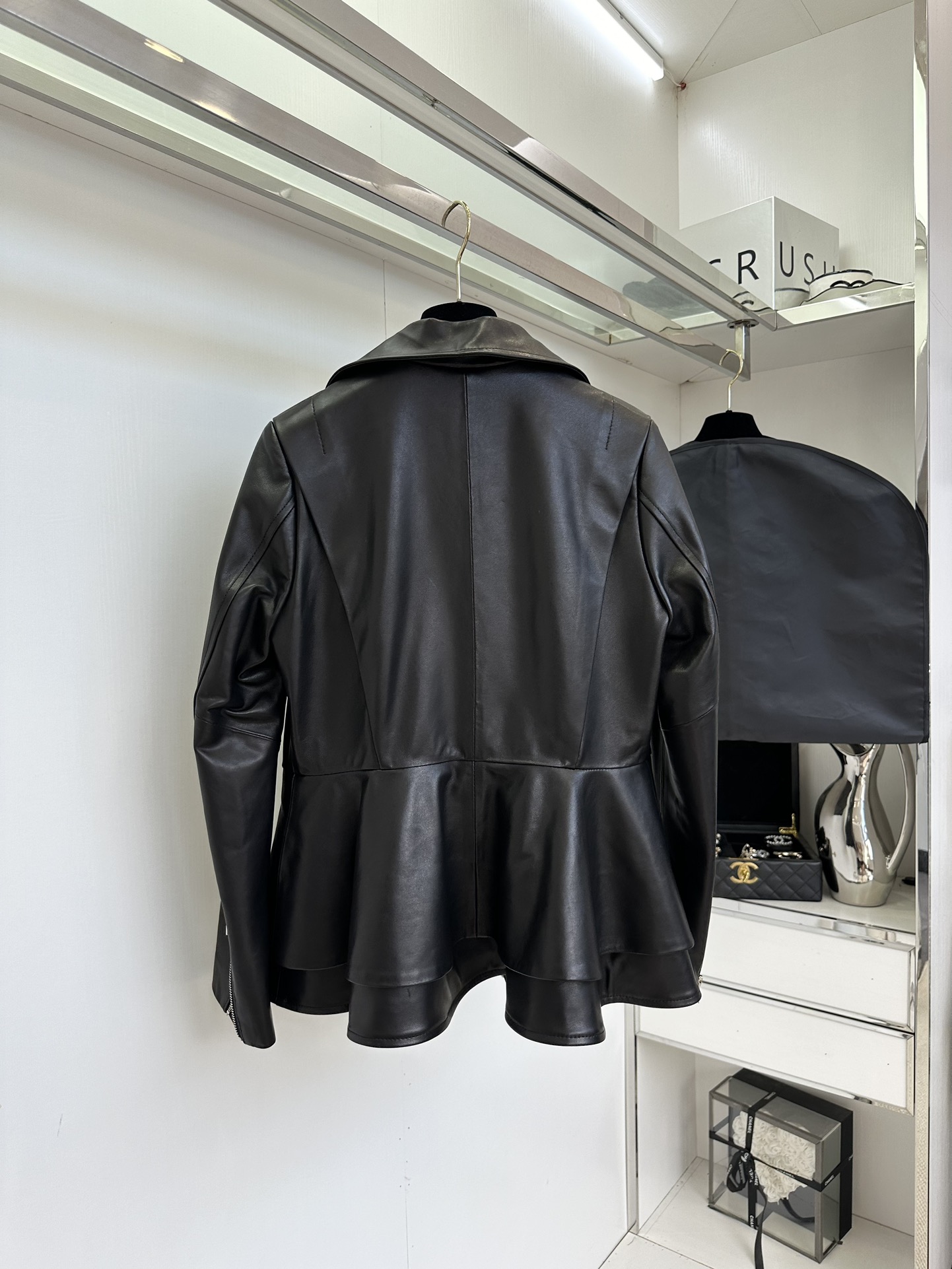 “Flexible and Durable Fall/Winter Female Outfit P2976 with Dustproof Bag 25F” - 图片 2