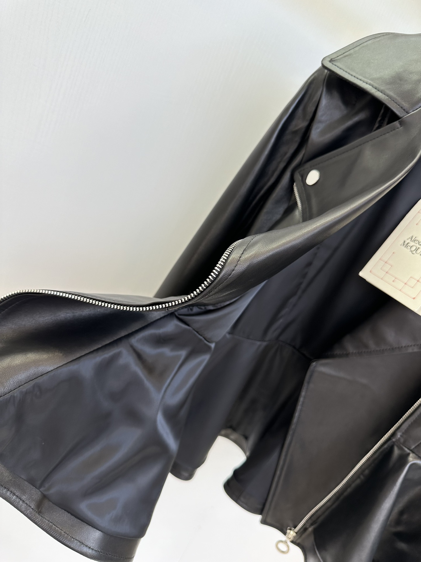 “Flexible and Durable Fall/Winter Female Outfit P2976 with Dustproof Bag 25F” - 图片 9