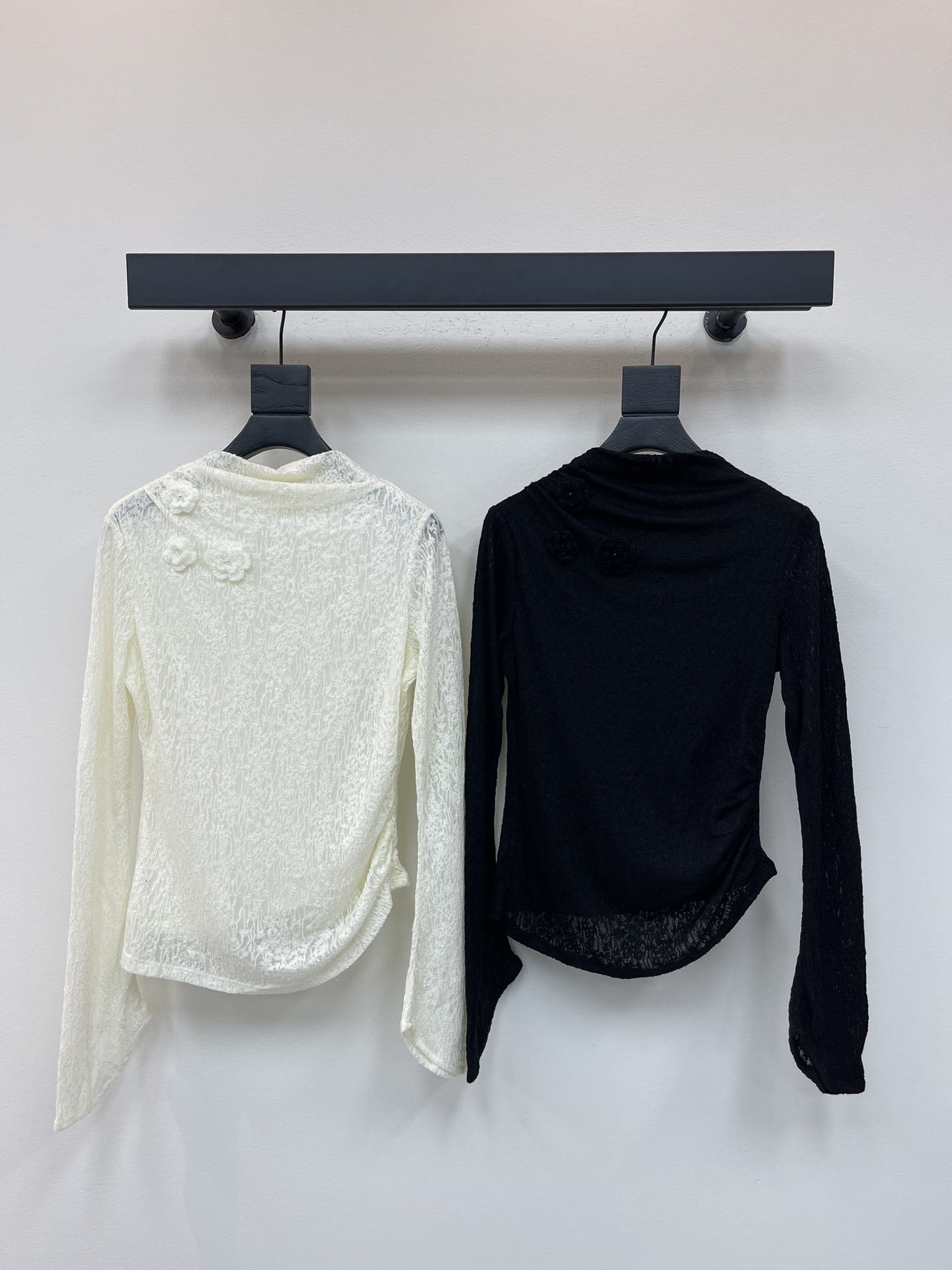 NO:462021,~ Spring and summer new round collar layered three-dimensional flower embellishment top SML, alexander wang19860909～ 春夏新款圆领层次感立体花朵点缀上衣 SML,,alexander wang,Women's clothing