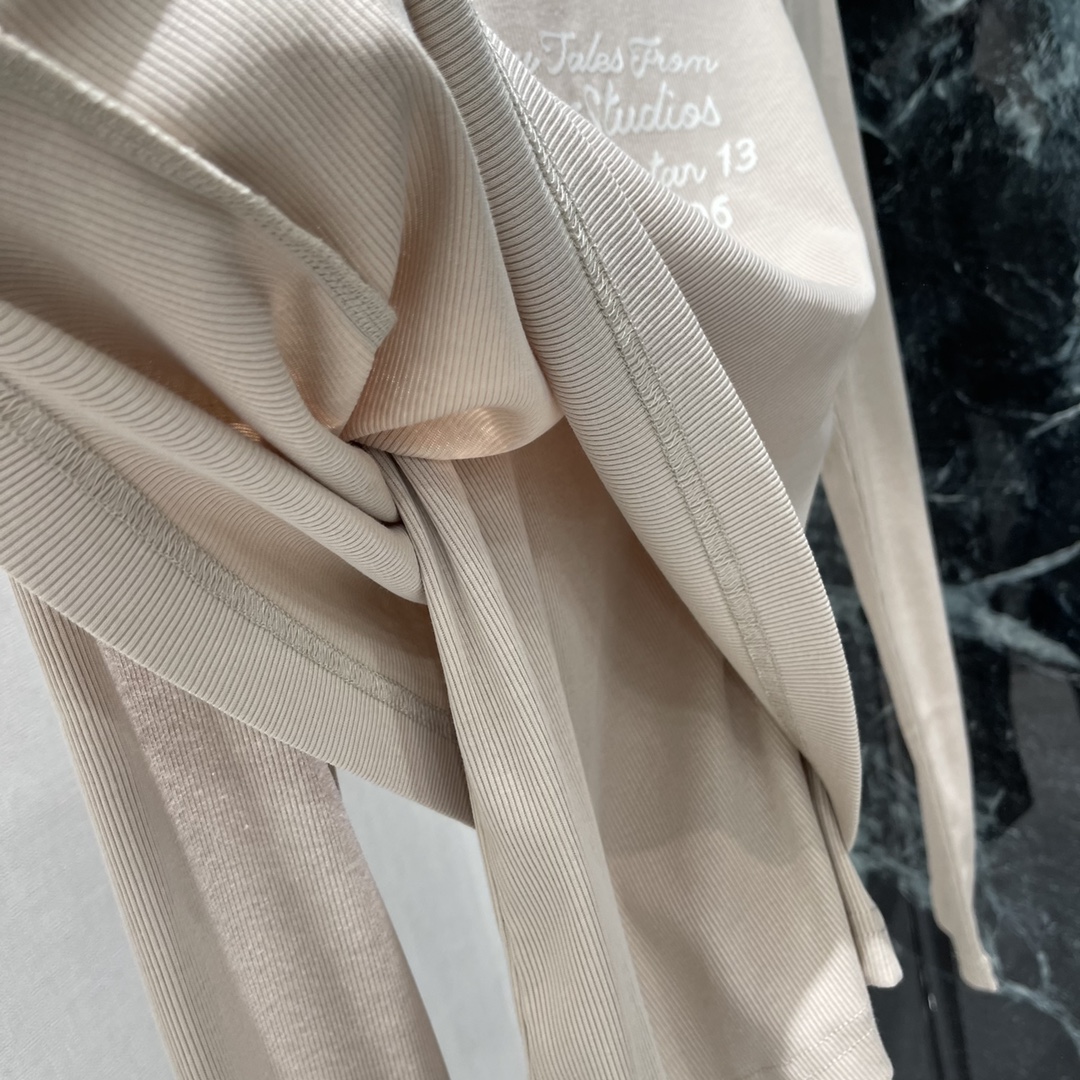 Autumn New Women’s Suit with Classic Logo and Fairy Tale Design – Two-Color Options, SML Sizes - 图片 7