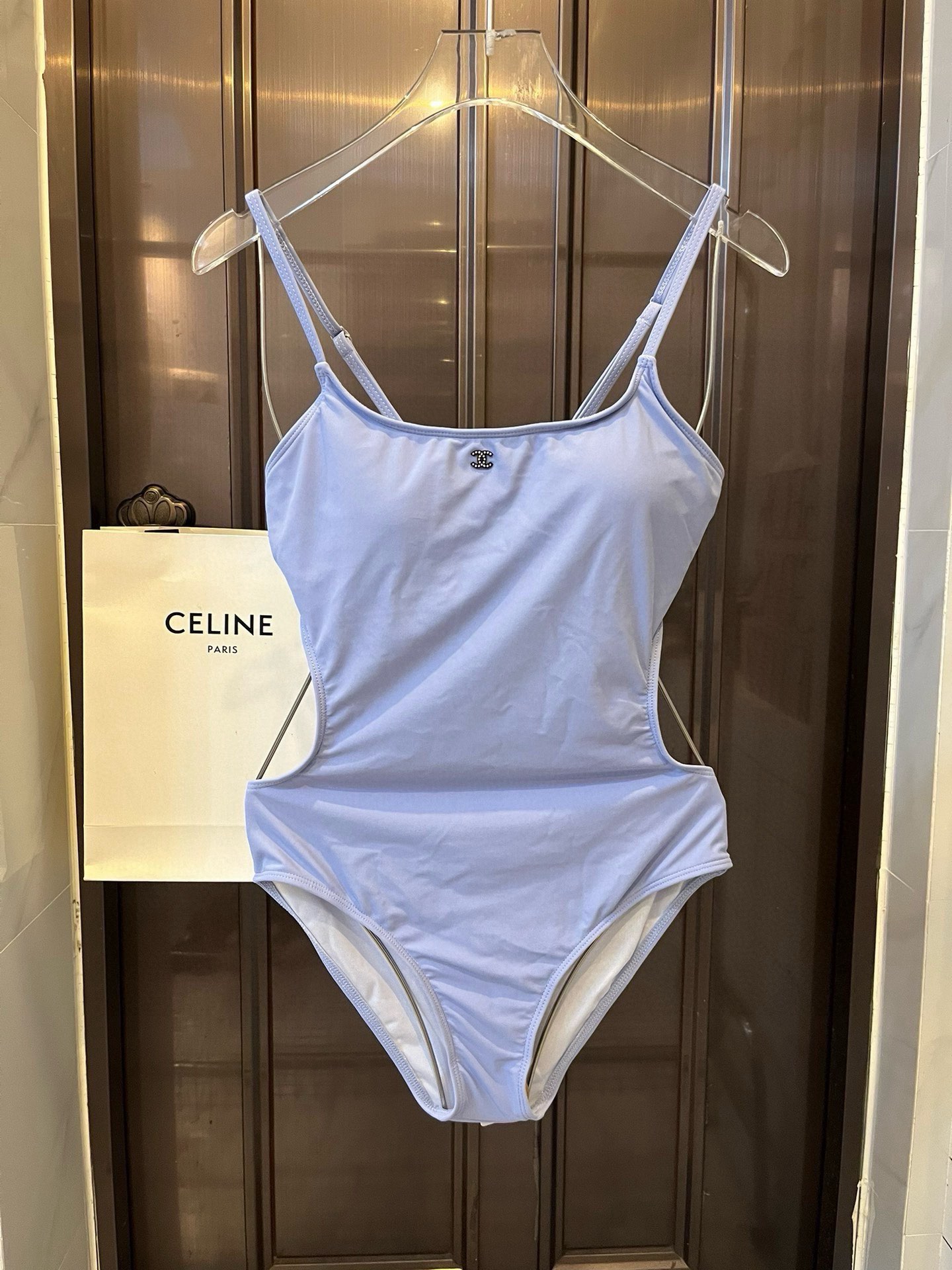 🆕
Chanel香奈儿新款连体泳衣  😍🥰适合多种场景的游泳衣🏊‍♀️海边 游泳池 温泉 水上乐园 漂流