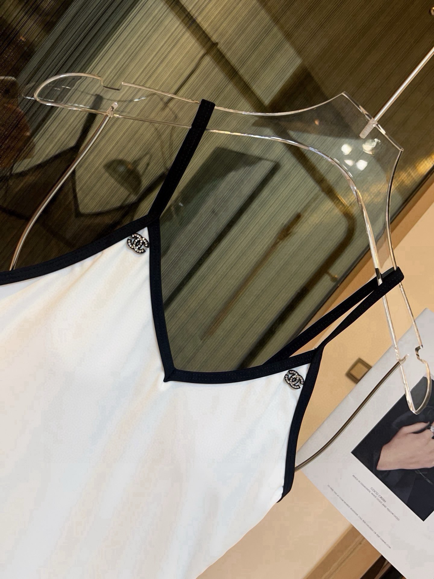 🆕
Chanel 香奈儿连体泳衣 😍🥰适合多种场景的游泳衣🏊‍♀️海边 游泳池 温泉 水上乐园 漂流都可