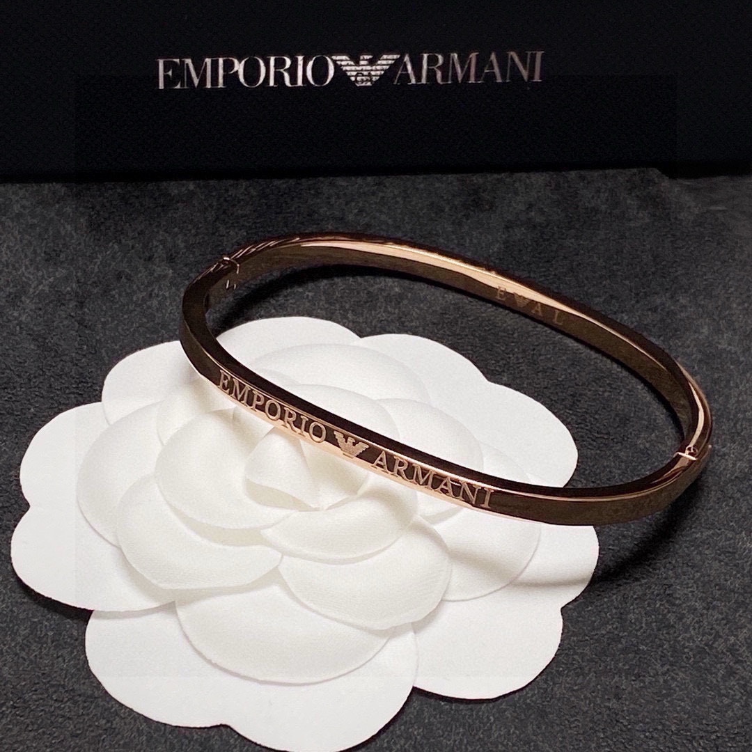 Luxury Amani Armani Couple: High-End, Sophisticated, Crafted with High Value - 图片 7