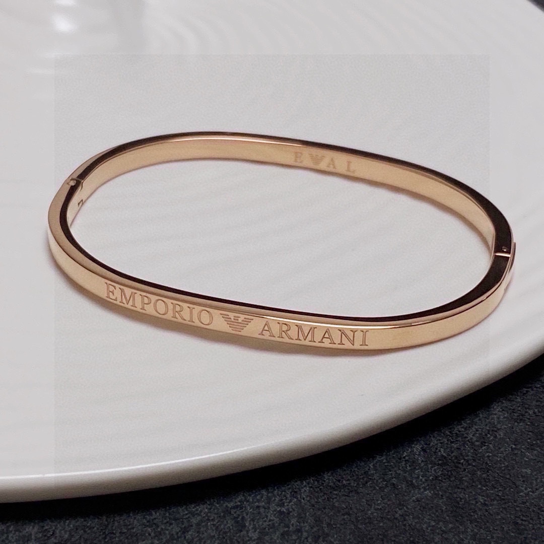 Luxury Amani Armani Couple: High-End, Sophisticated, Crafted with High Value - 图片 5