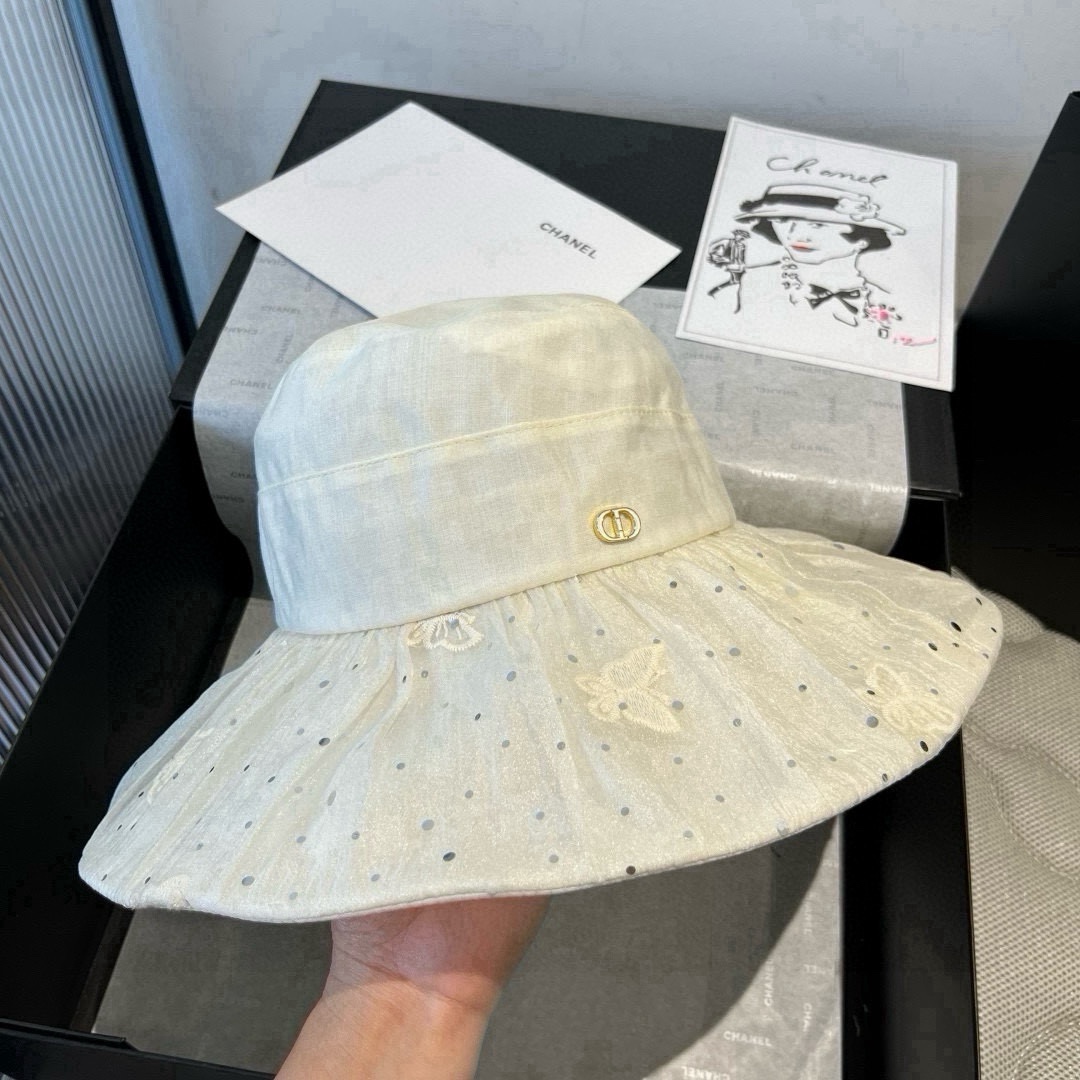 🆕

Dior迪奥新款遮阳渔夫帽，荷叶边遮阳帽，名媛风，头围57cm