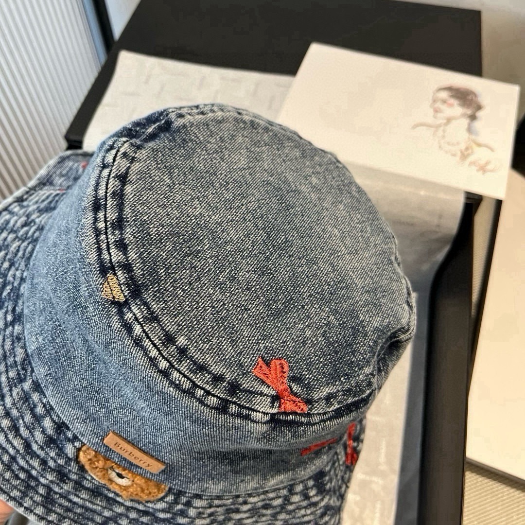 🆕

burberry巴宝莉新款牛仔渔夫帽，头围57cm