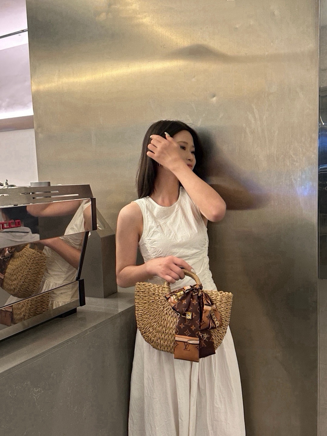 NO:362431,LV new straw woven bag, hand-woven moon bag has a super summer flavor, specifications 34*24 hat Straw hat Fisherman hat Baseball hat Knit hat, hat, louis vuitton, espadrilles, espadrilles, hatsLV新款草编包,手工编织月亮包超级有夏天的味道,规格34*24帽子草帽渔夫帽棒球帽针织帽,帽子,louis vuitton,espadrilles,espadrilles,hats,hat