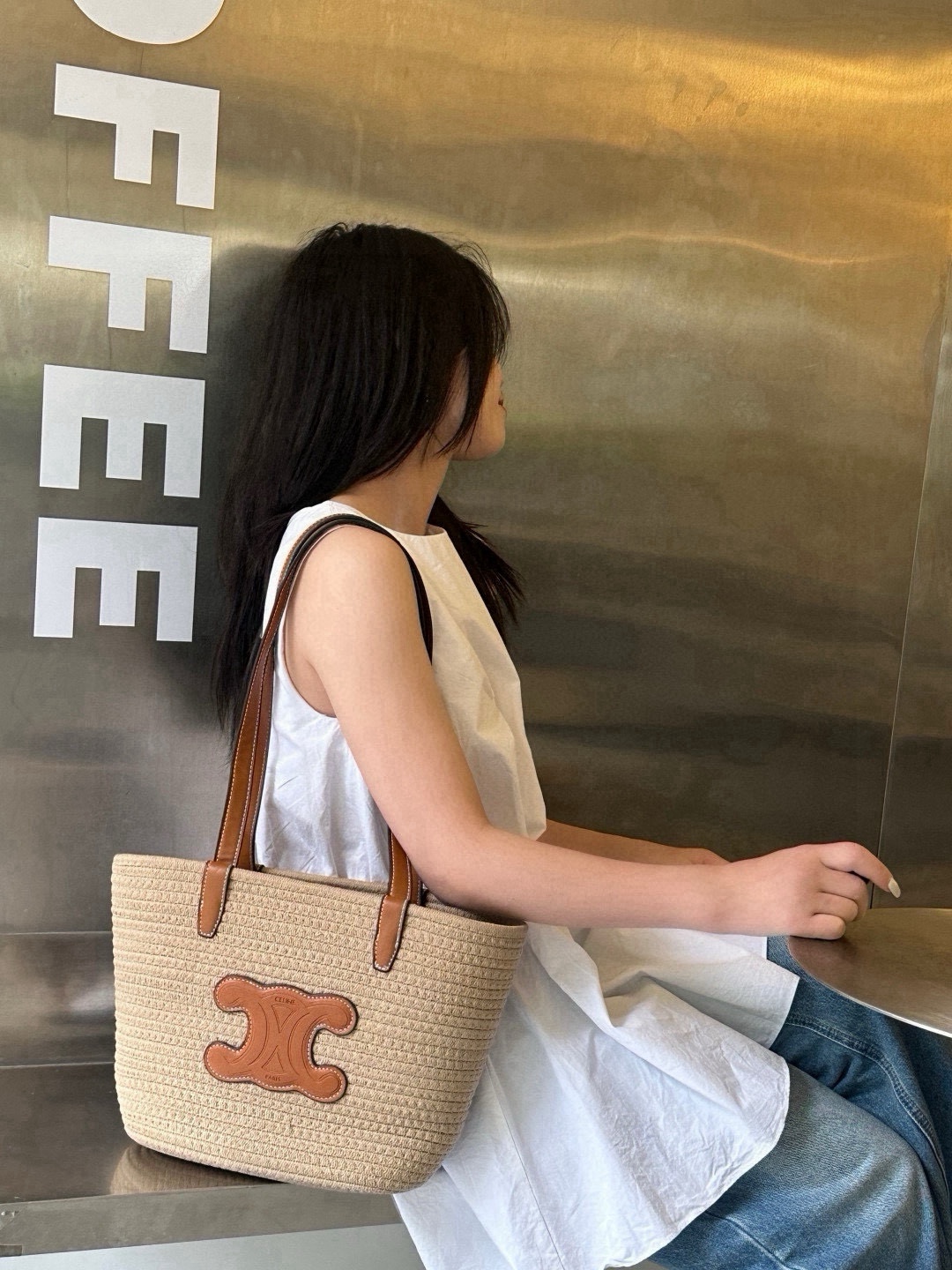 NO:362446,Celine official website straw woven bag Lafite hand-woven bag, a must-have for traveling on the beach in summer, the counter is out of stock, size: top width 42cm, bottom width 25 height 30cm hat Straw hat Fisherman hat Baseball hat Knitted hat, hat, celine, celine, espadrilles, espadrilles, hatsCeline赛琳官网款草编包拉菲草手编包,夏季出游沙滩必备,专柜都断货了,尺寸:上宽42cm 下宽25高度30cm帽子草帽渔夫帽棒球帽针织帽,帽子,celine,celine,espadrilles,espadrilles,hats,hat