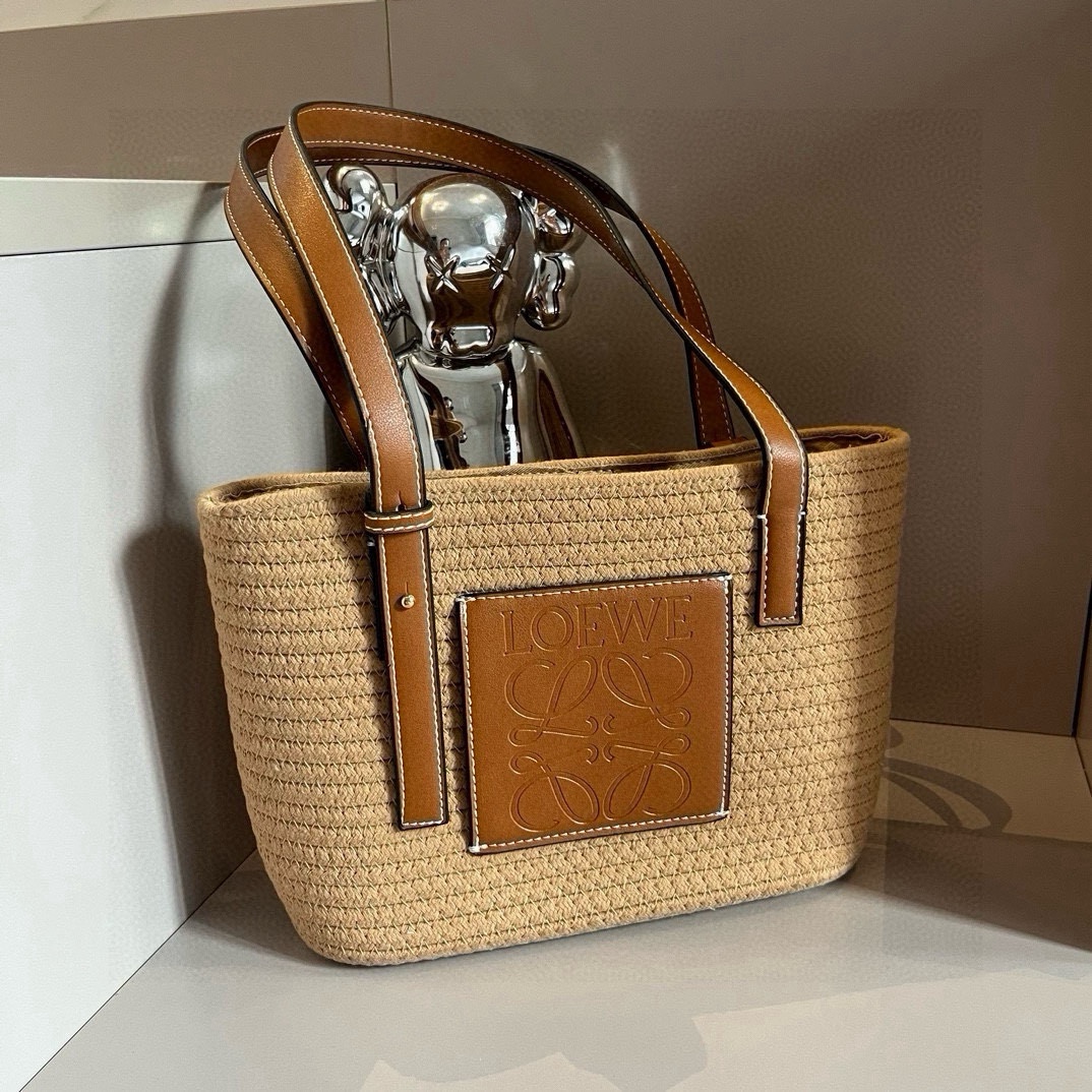 NO:362404,LOEWE New knitted bag, specifications, 22*30 hat, straw hat, fisherman hat, baseball hat, knit hat, hat, loewe, loewe, espadrilles, hatsLOEWE罗意威 新款编织包,规格,22*30帽子草帽渔夫帽棒球帽针织帽,帽子,loewe,loewe,espadrilles,hats,hat