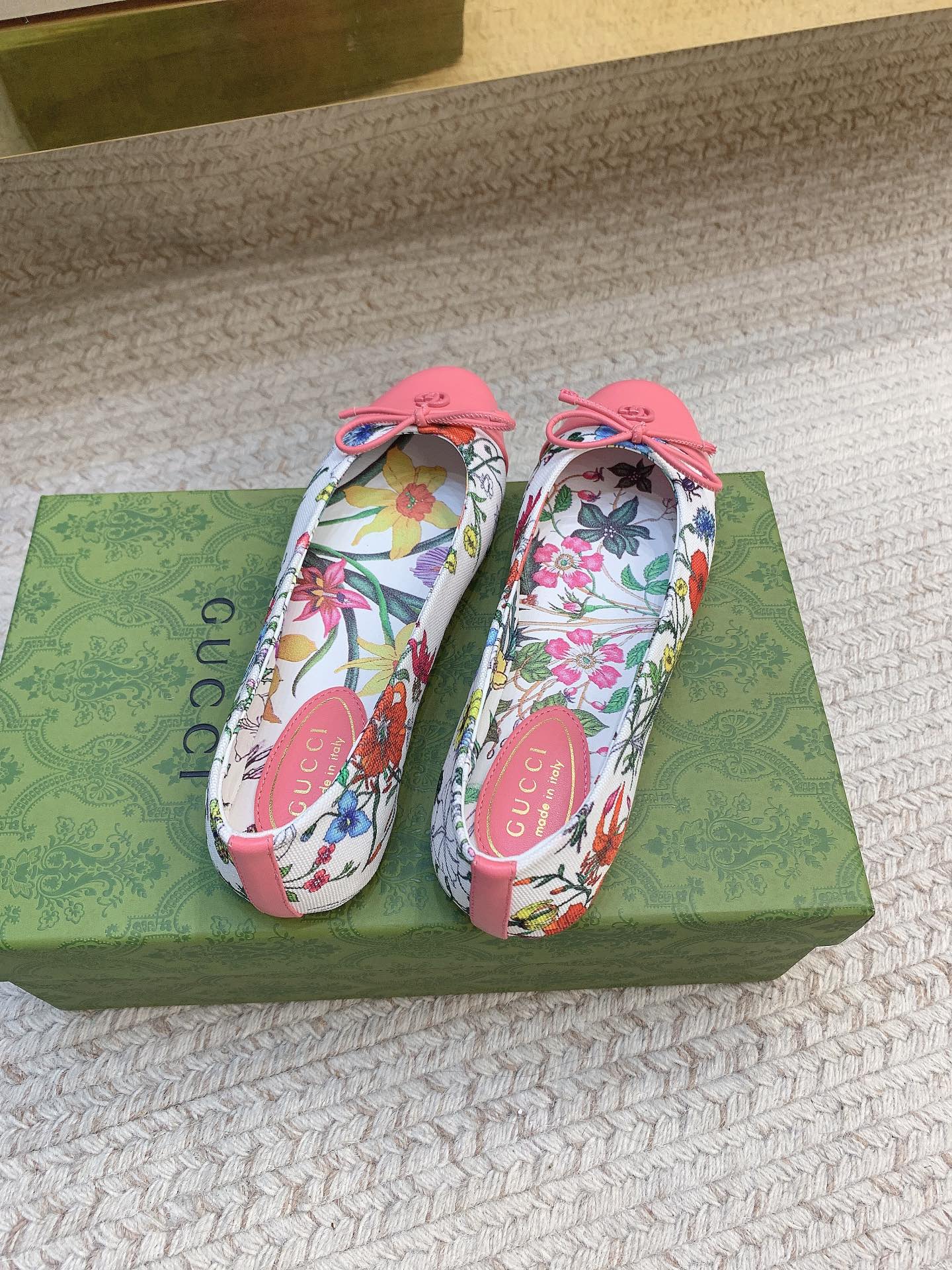 Title: New Gucci Ballet Shoes with Sheepskin and Real Leather Bottom Summary: Gucci’s latest ballet shoes feature premium sheepskin, real leather bottom, and sizes 35-39. - 图片 3