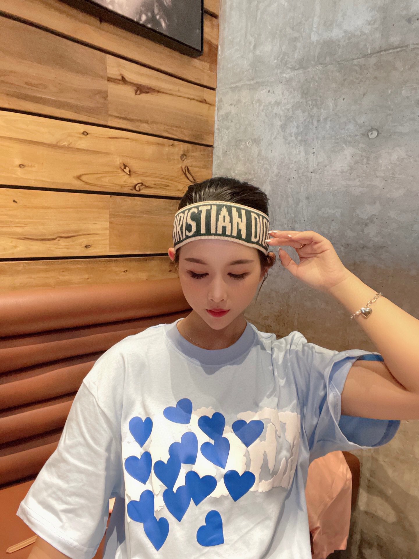 NO:362943,Dior DIOR official website genuine headband, fitness headband, styling headband!  Whether it is exercise or fitness, traveling or styling, they are the only fashion combination that is indispensable!  Having it is equivalent to adding a lot of color to yourself and showing your youthful vitality and temperament!  Hat Straw Hat Fisherman Hat Baseball Hat Knitted Hats, Hats, Dior, Dior, espadrilles, hats迪奥DIOR官网正品发带,健身发带,造型发带！无论运动还是健身,出门旅游还是造型设计,都是唯一少不了的时尚搭配！拥有它,等于给自己增添许多色彩,更显青春活力与气质！帽子草帽渔夫帽棒球帽针织帽,帽子,dior,dior,espadrilles,hats,hat