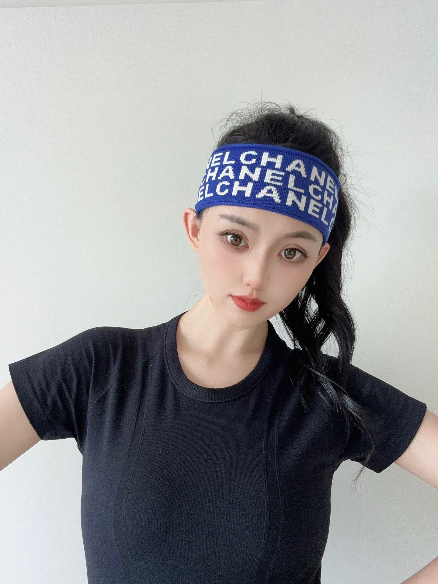 NO:362976,Chanel CHANEL official website headband, gentle and tough knitted hairband beauty, fitness hairband, styling hairband!  Whether it is exercise or fitness, traveling or styling, they are the only fashion combination that is indispensable!  Having it is equivalent to adding a lot of color to yourself and showing your youthful vitality and temperament!  Hat Straw Hat Fisherman Hat Baseball Hat Knitted Hats, Hats, Chanel, Chanel, espadrilles, hats香奈儿CHANEL官网发带,温柔而坚韧的针织发带之美 健身发带,造型发带！无论运动还是健身,出门旅游还是造型设计,都是唯一少不了的时尚搭配！拥有它,等于给自己增添许多色彩,更显青春活力与气质！帽子草帽渔夫帽棒球帽针织帽,帽子,chanel,chanel,espadrilles,hats,hat