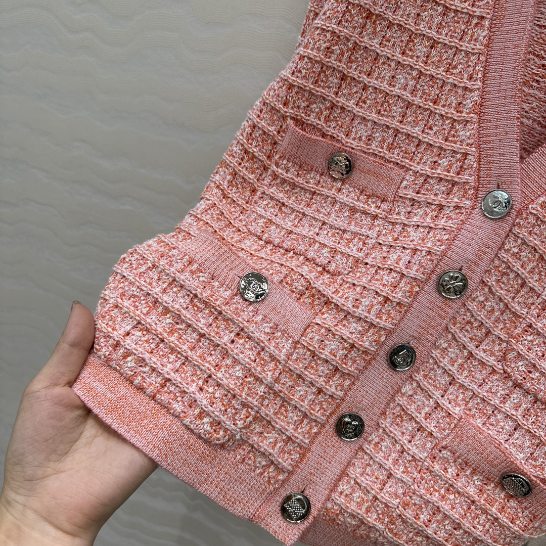 Women's V-Neck Knit Cardigan with Coin Metal Button and Four Pockets 8 i1755197173 9387 6