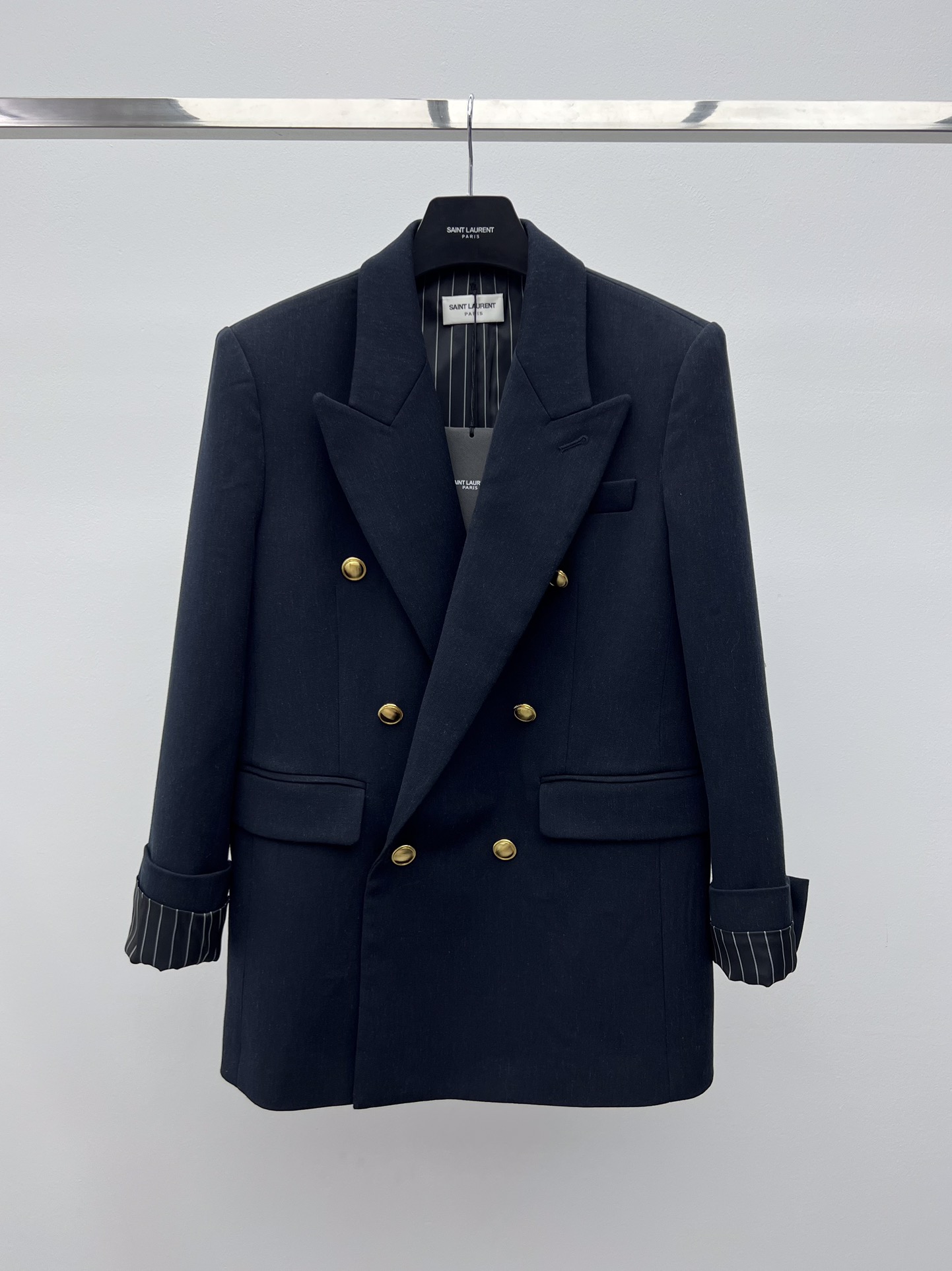 “Saint Laurent Navy Blue Wool Suit with Gold Button and Broad Shoulders – Classic Re-emergence” - 图片 1
