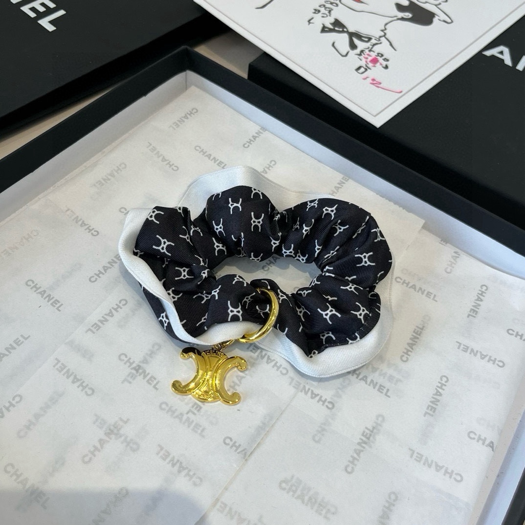 🆕

Celine赛琳新款发圈