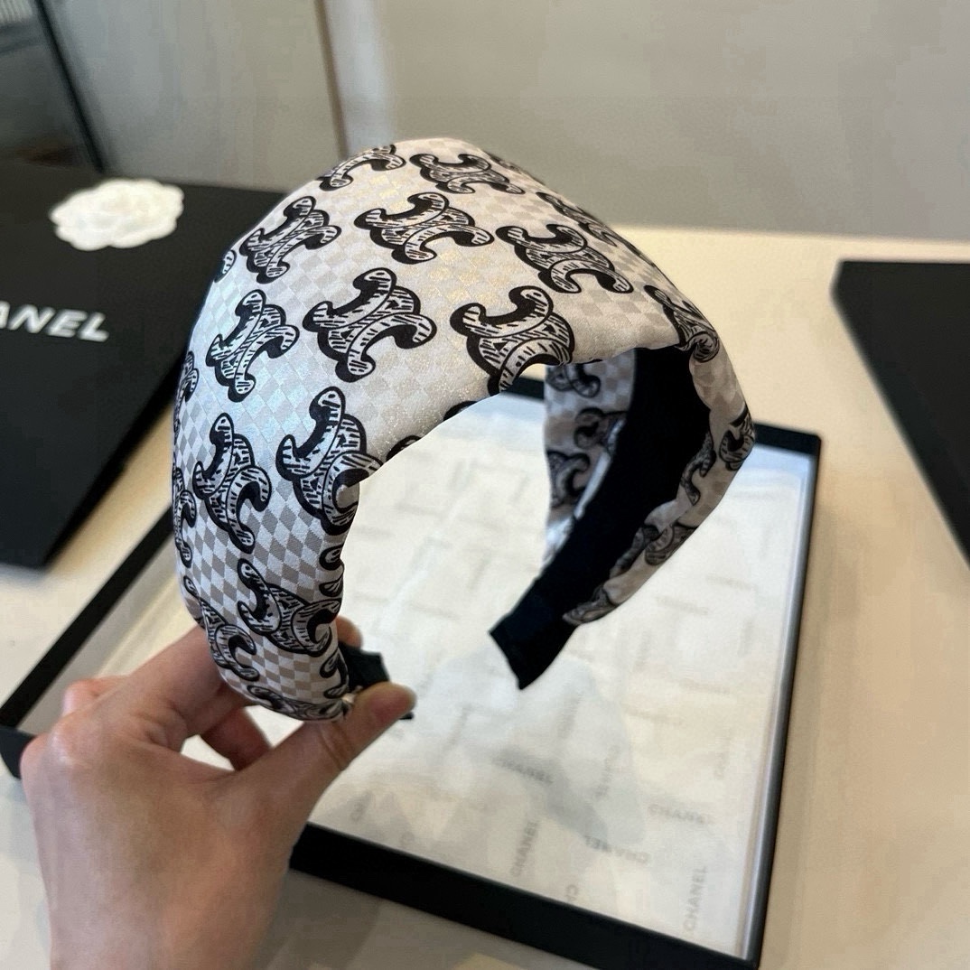 🆕

Celine赛琳新款发箍