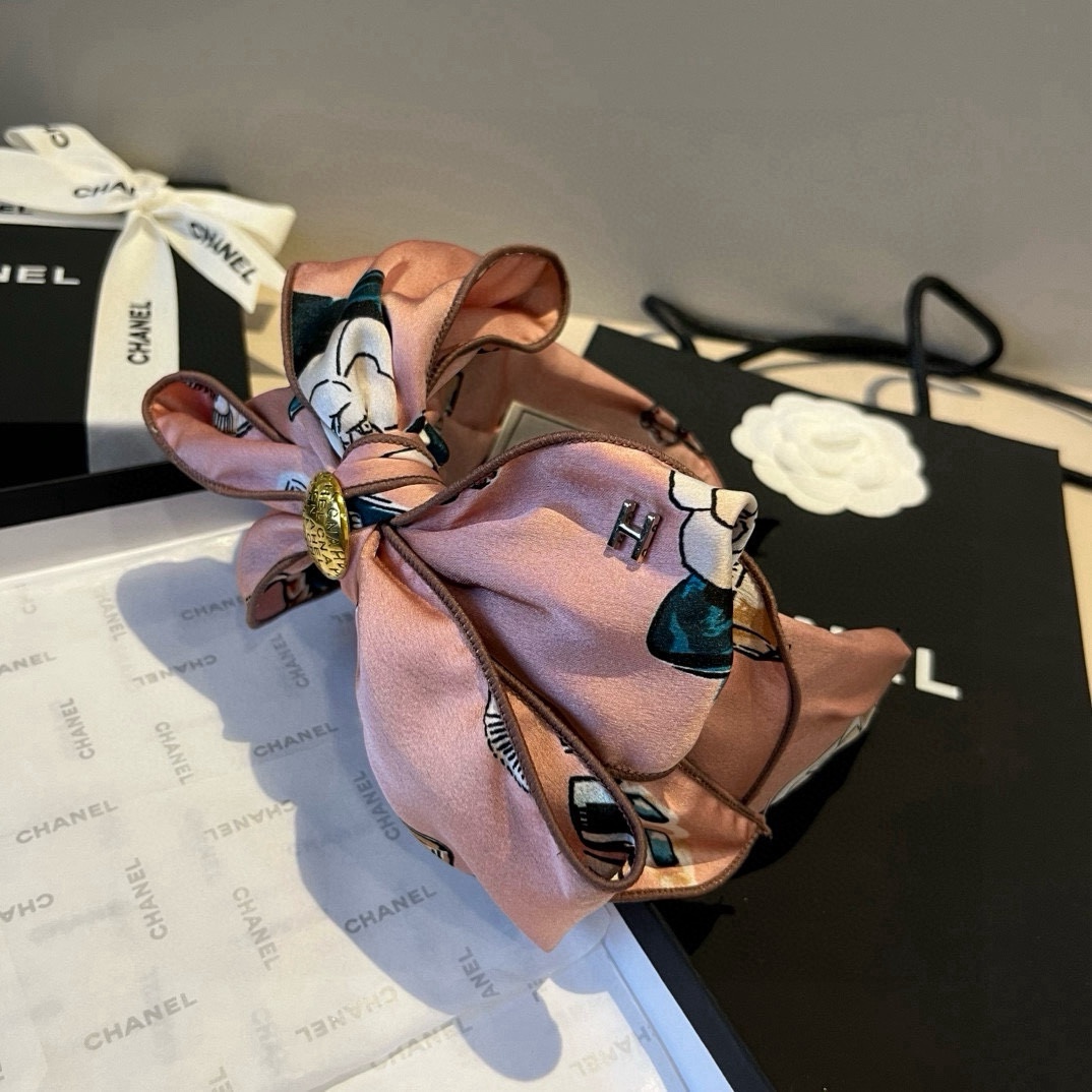 🆕

HERMES爱马仕新款蝴蝶结碎花发箍