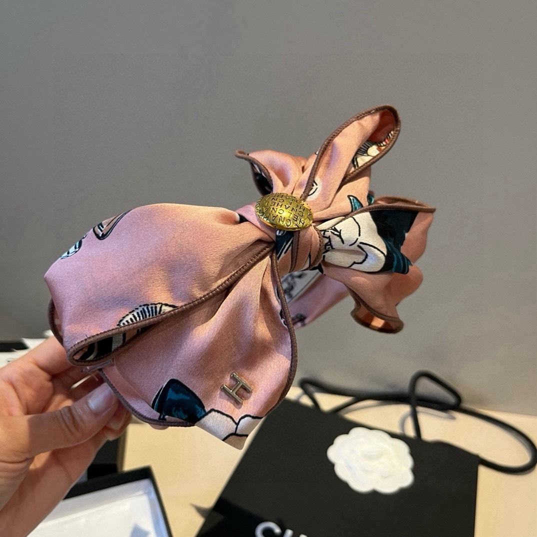 🆕

HERMES爱马仕新款蝴蝶结碎花发箍