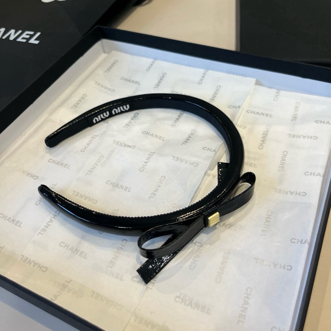 🆕

miumiu缪缪新款发箍