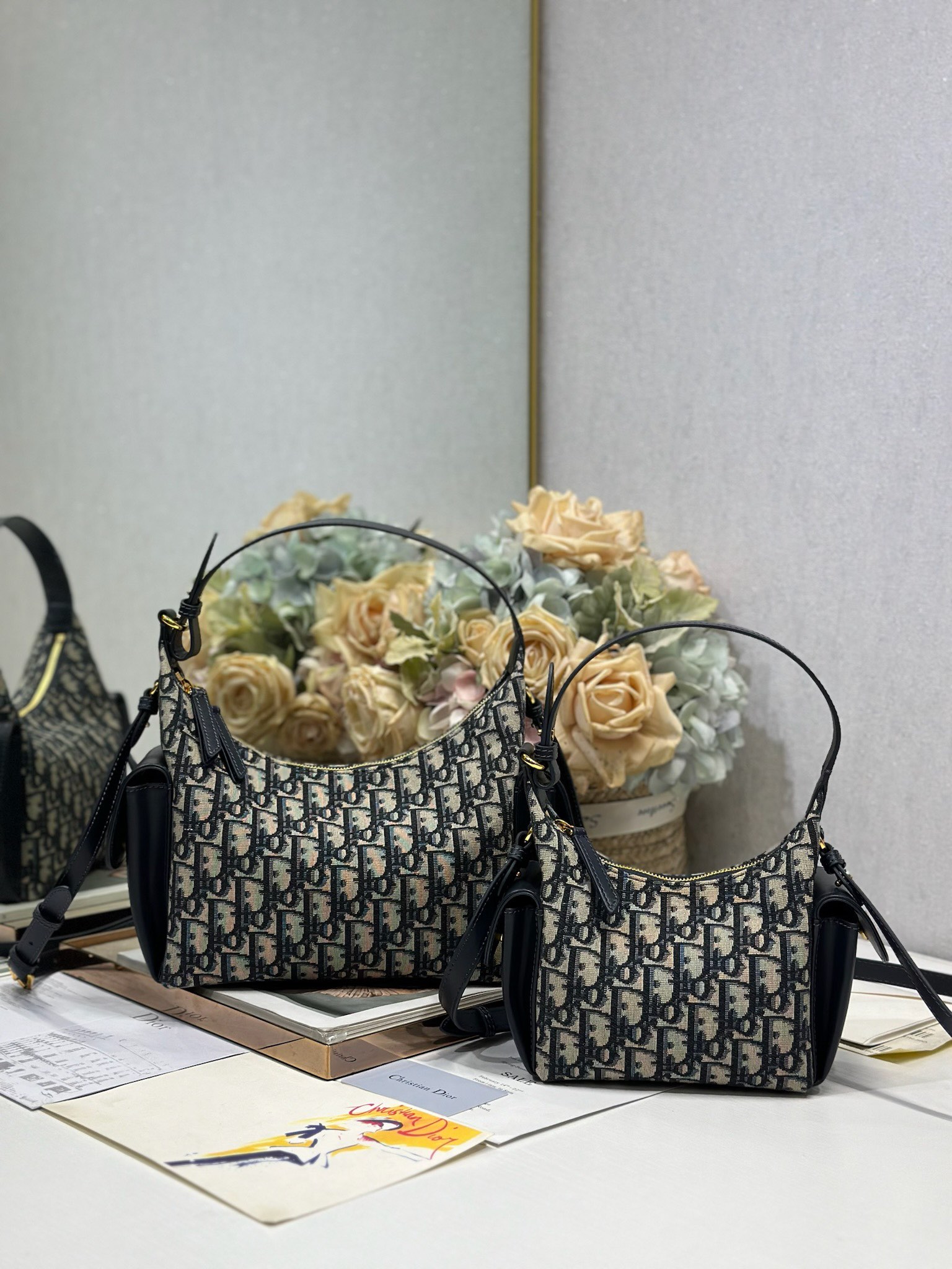 NO:394695,D-Dream handbag #Pretty blue size comparison chart Model 4312/6323, Dior, dior19860909D-Dream 手袋#老花蓝 大小对比图 型号4312/6323,迪奥,dior,Bag