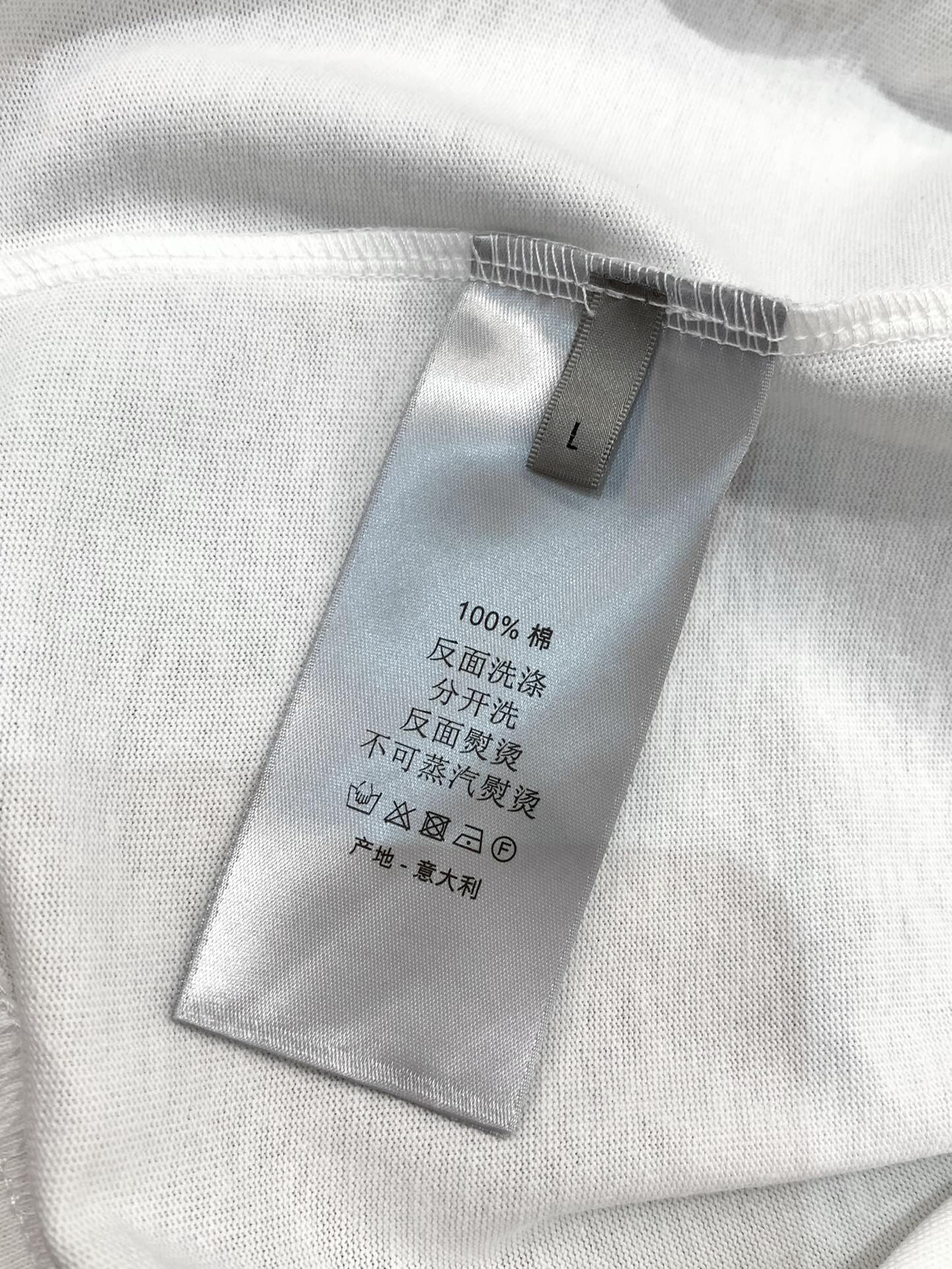 ，Dior 迪奥， 2025夏季新品，专柜同步有售，简约时尚休闲圆领短袖T恤，原版进口面料，舒适透气，顶
