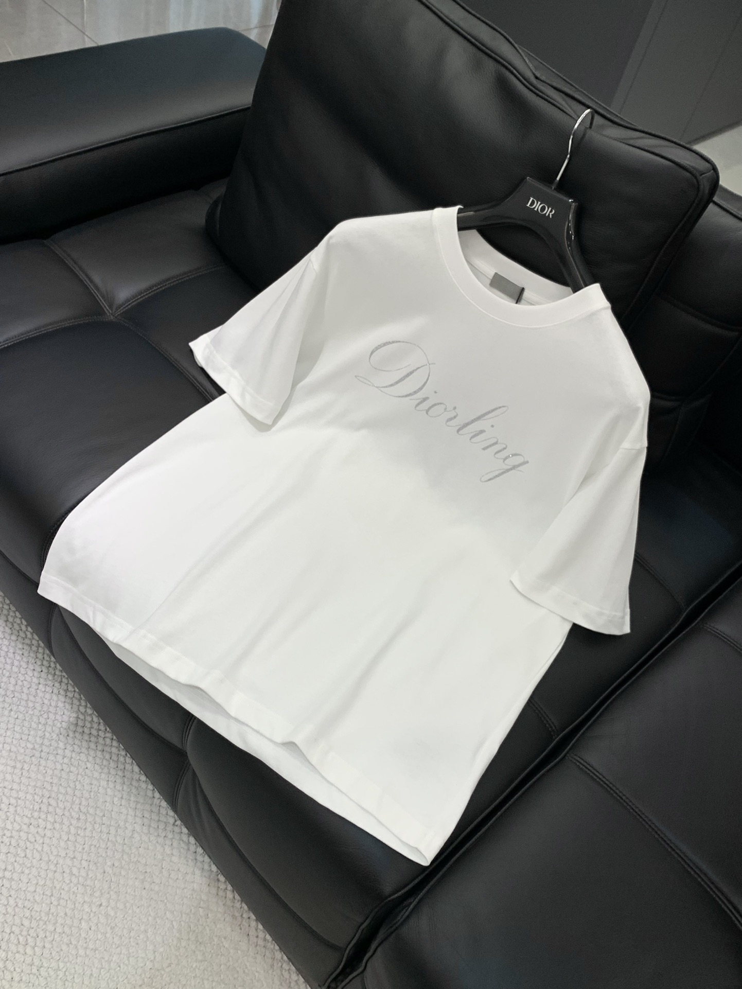 ，Dior 迪奥， 2025夏季新品，专柜同步有售，简约时尚休闲圆领短袖T恤，原版进口面料，舒适透气，顶