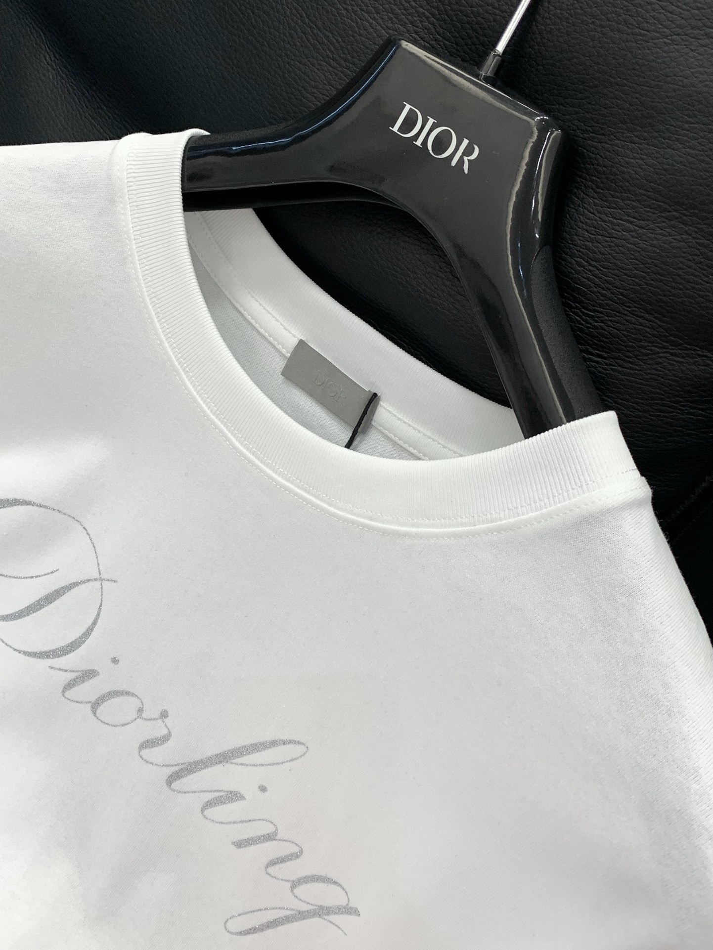 ，Dior 迪奥， 2025夏季新品，专柜同步有售，简约时尚休闲圆领短袖T恤，原版进口面料，舒适透气，顶