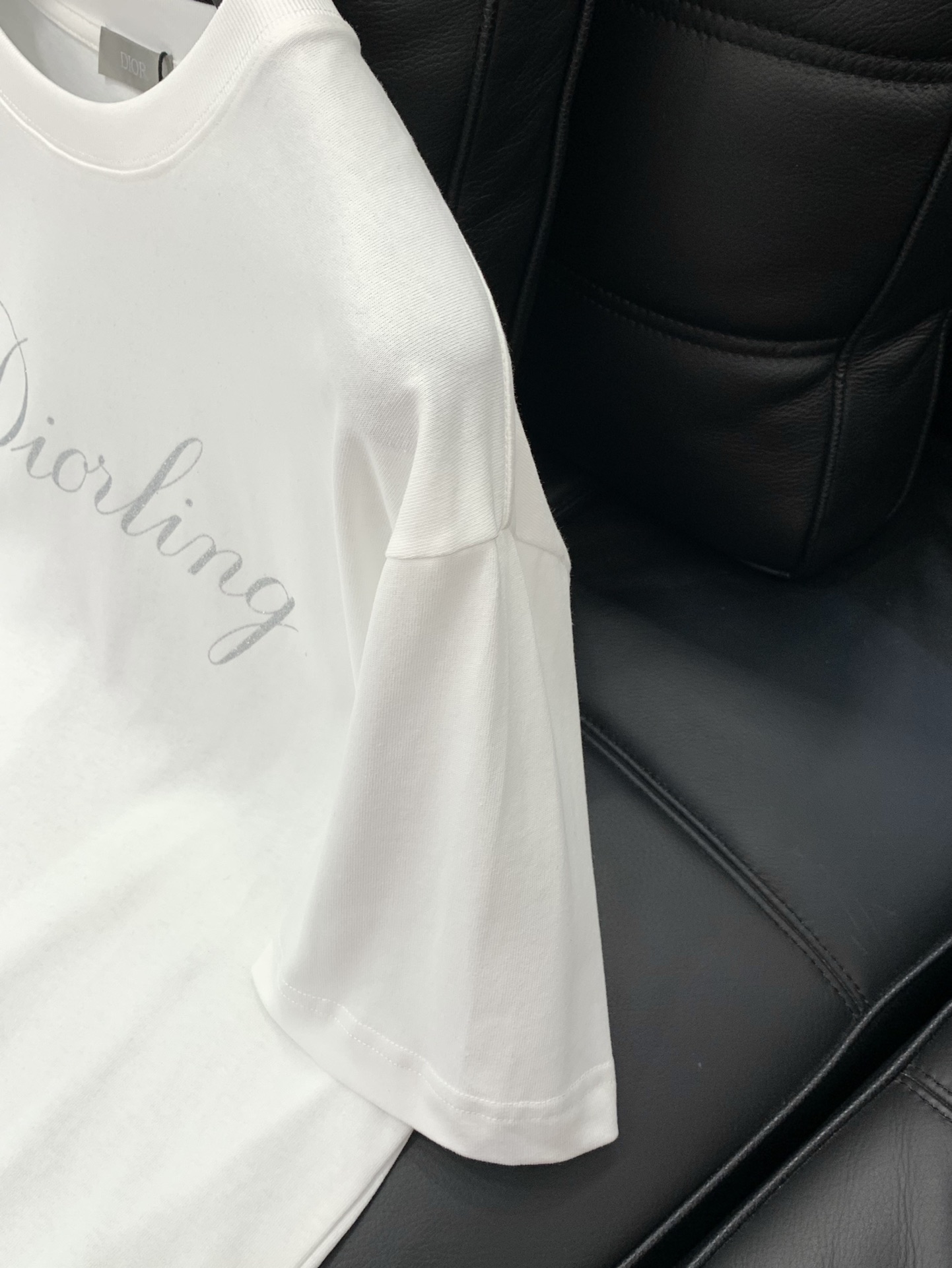 ，Dior 迪奥， 2025夏季新品，专柜同步有售，简约时尚休闲圆领短袖T恤，原版进口面料，舒适透气，顶