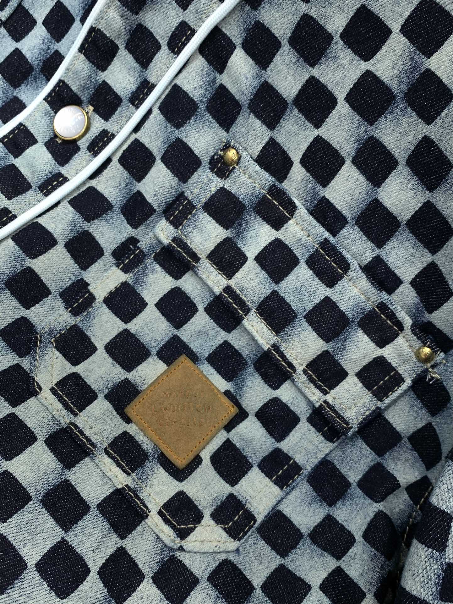 ，LouisVuitton 路易威登，2025夏秋最新款，专柜同步有售，原单狠货，时尚休闲牛仔短袖外套，