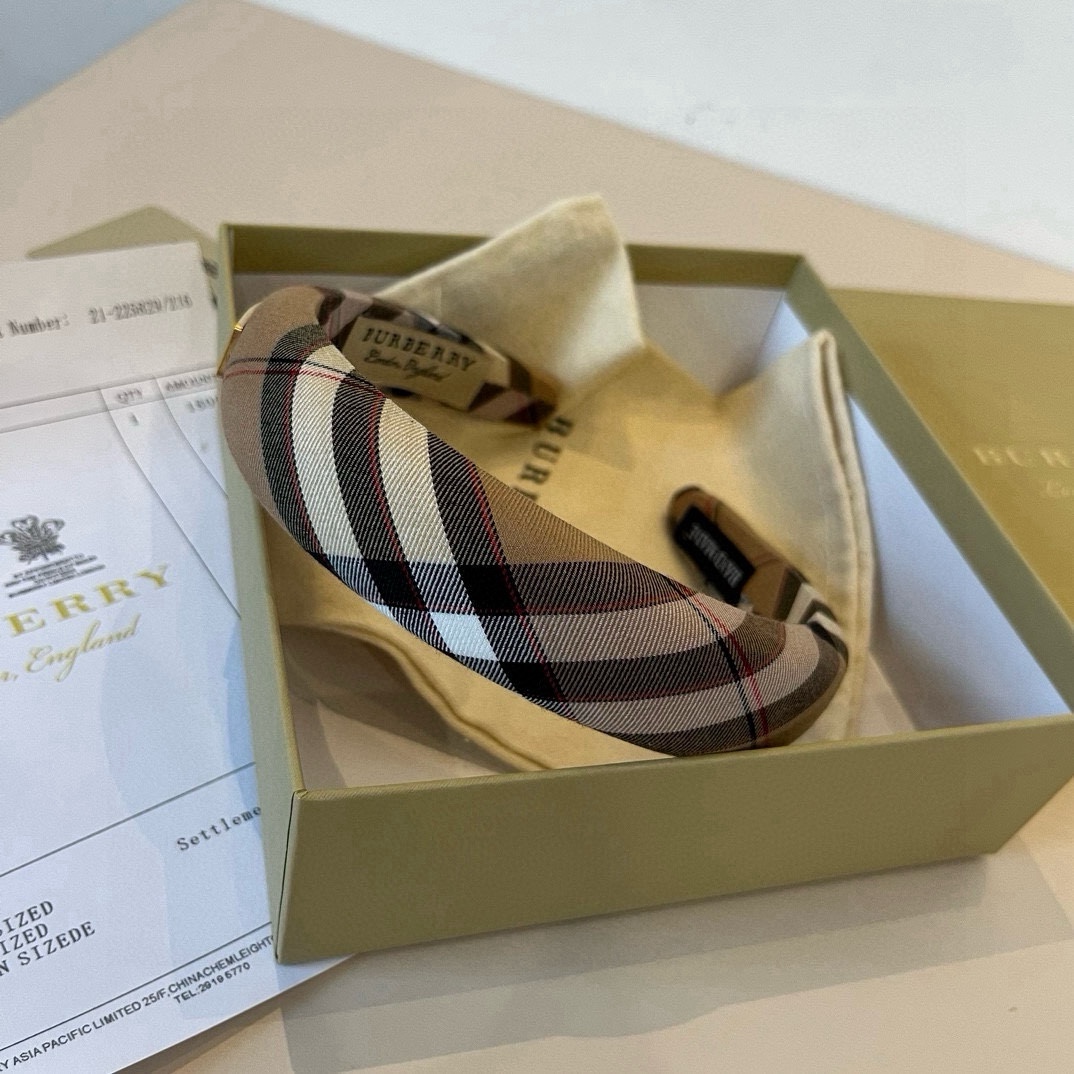 🆕

Burberry巴宝品新款发箍，BB格发箍