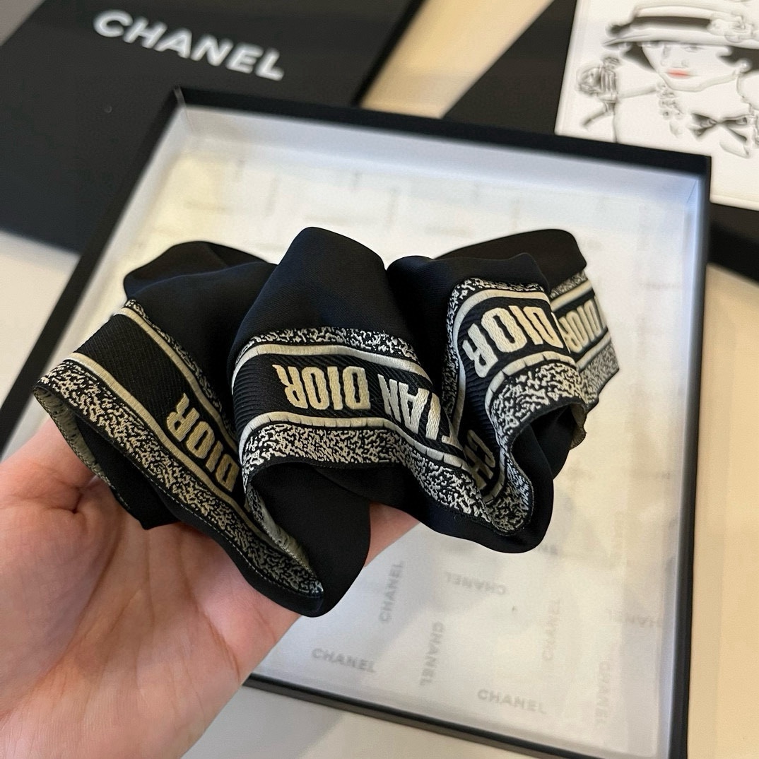 🆕

Dior迪奥新款发圈