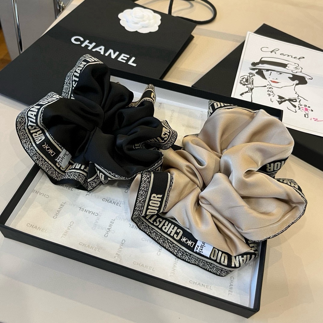 🆕

Dior迪奥新款发圈
