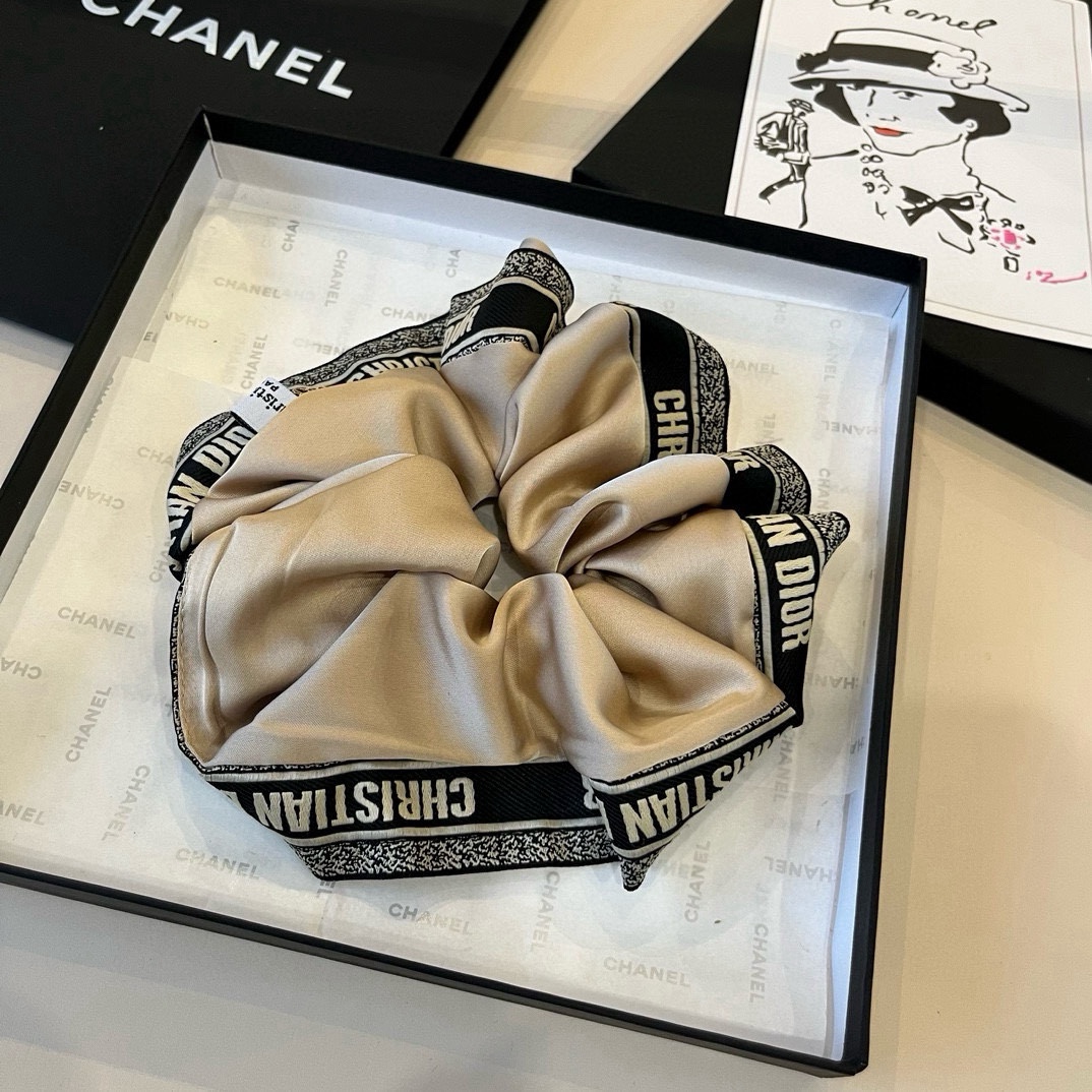 🆕

Dior迪奥新款发圈