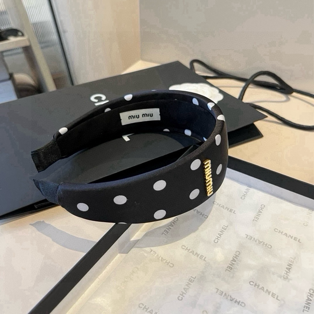 🆕

miumiu缪缪新款发箍