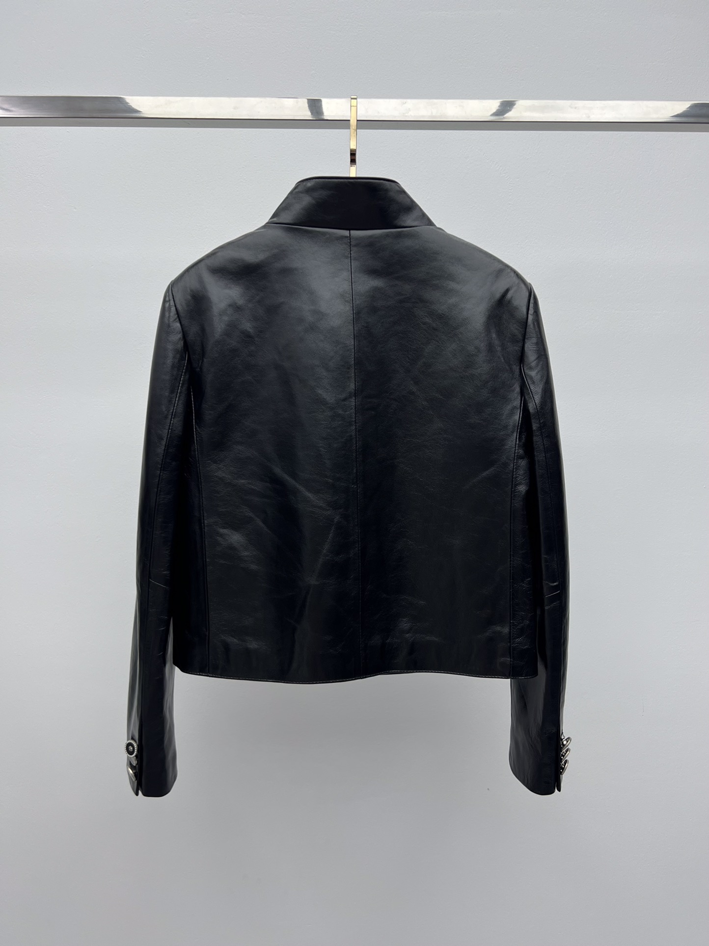 “Silky Sheep-Skin Women’s Suit with Customizable Details Review” - 图片 6