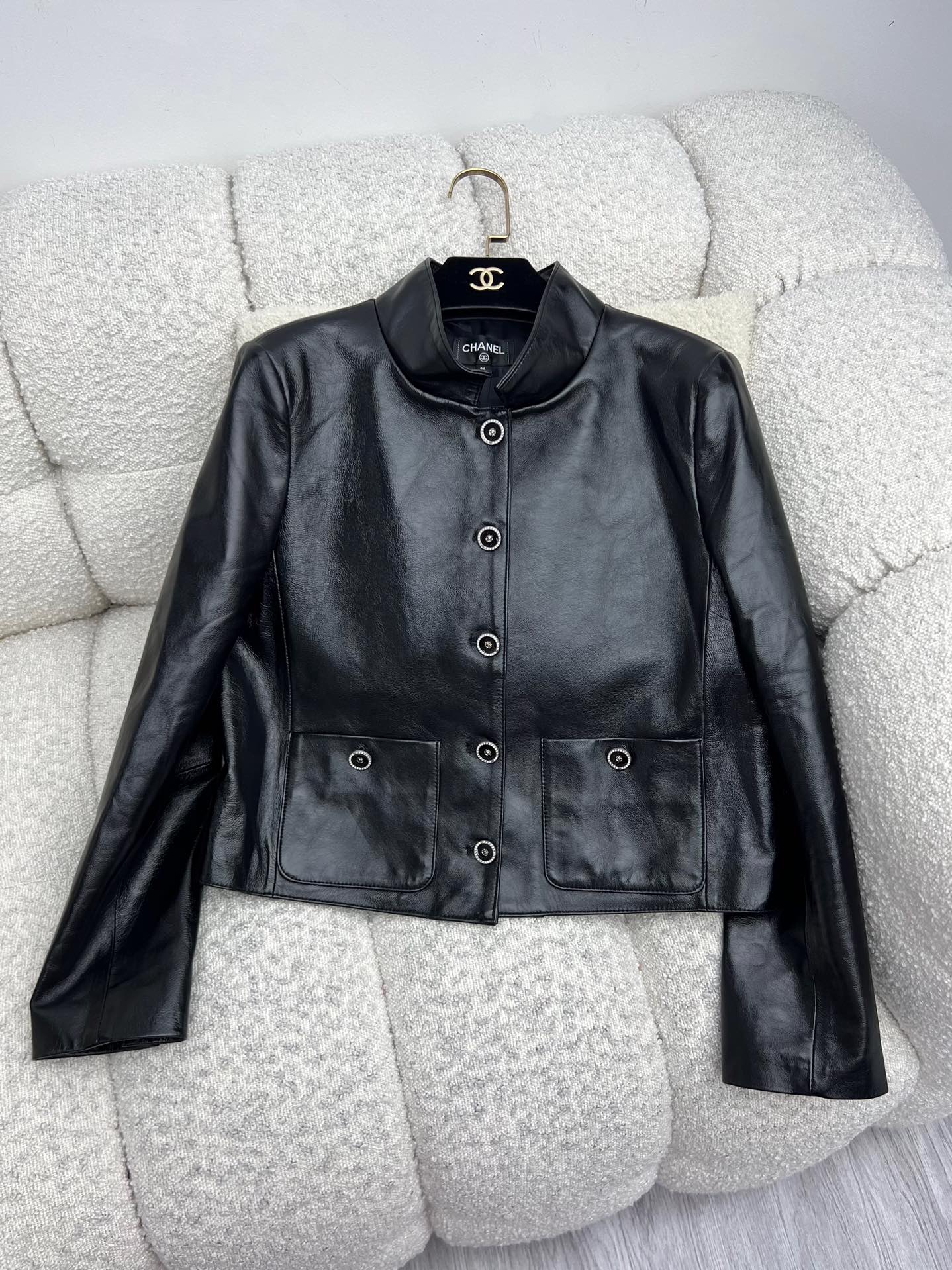 “Silky Sheep-Skin Women’s Suit with Customizable Details Review” - 图片 8