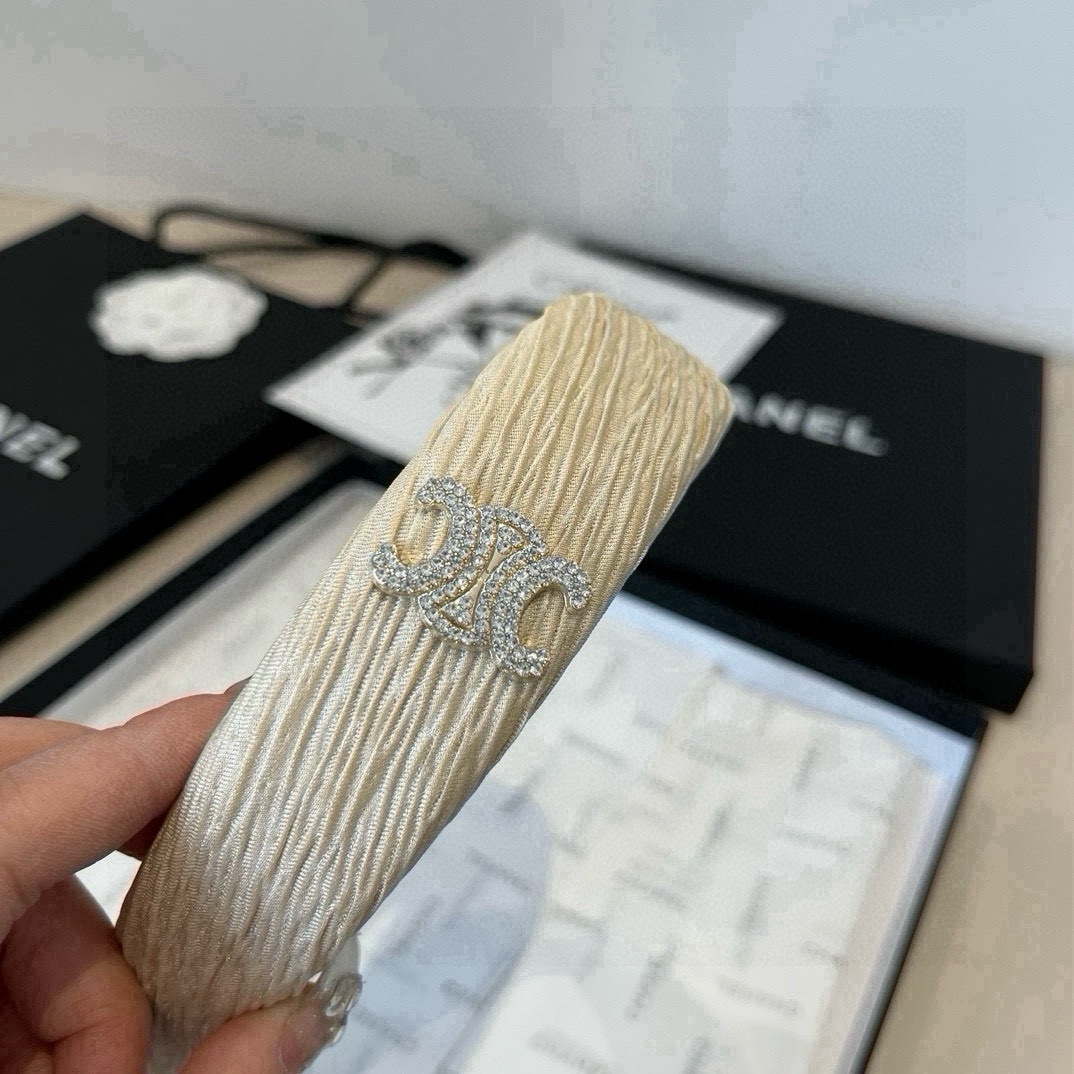 🆕

Celine赛琳新款发箍