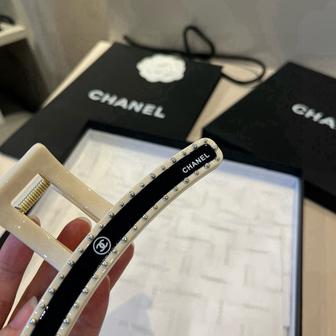 🆕

Chanel香奈儿新款发夹