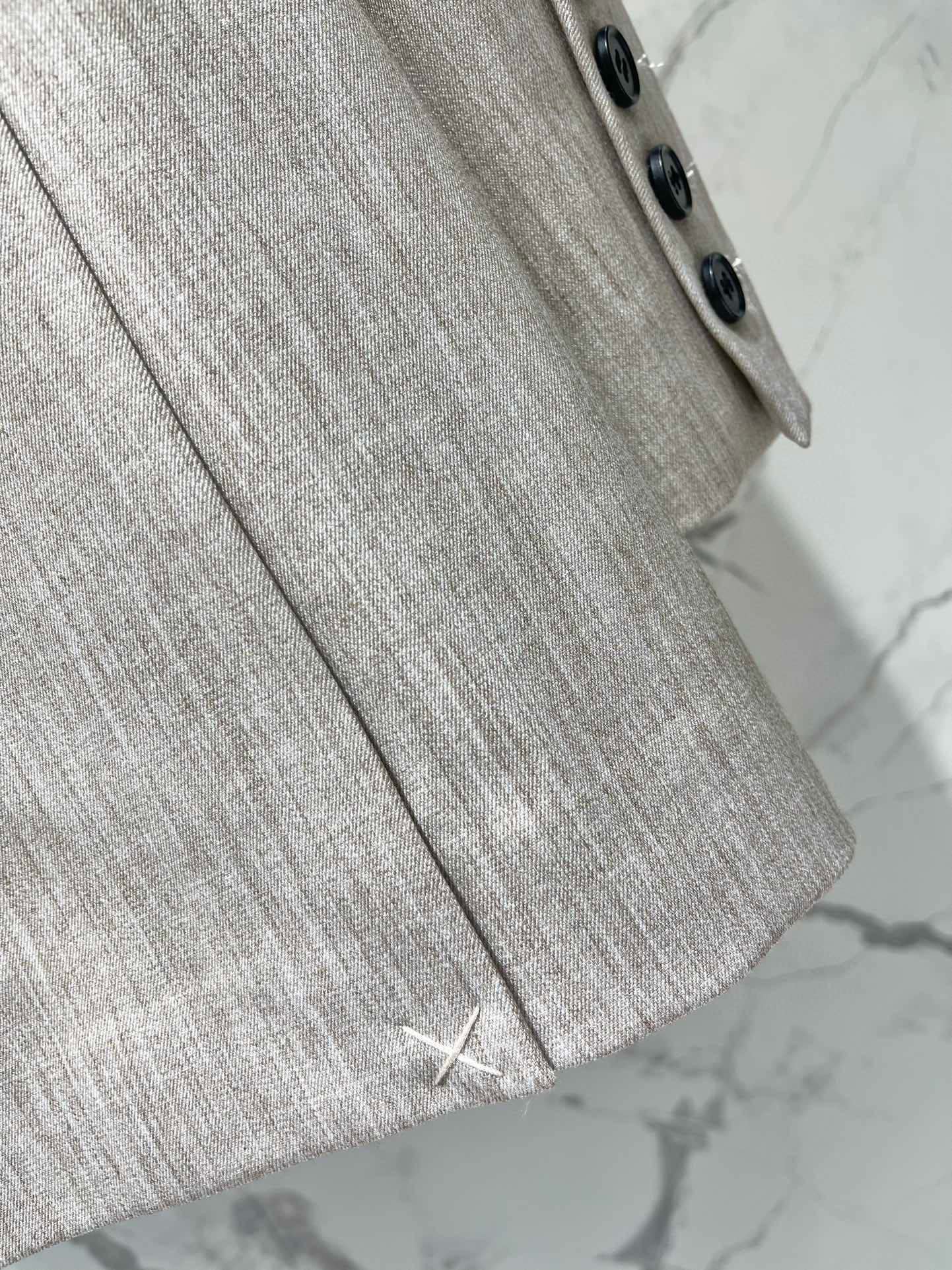 Yves Saint Laurent Women's Suit Set - Elegant & Retro Style, Original Fabric 7 i1755254031 852 5