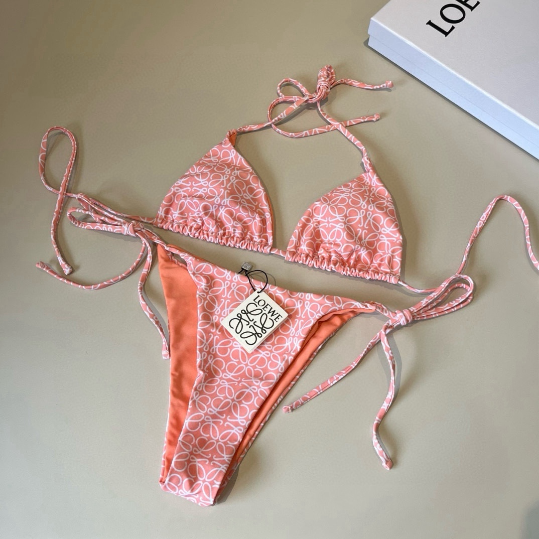 🆕
罗意威LOEWE新款比基尼泳衣👙❤️😍🥰适合多种场景的游泳衣🏊‍♀️海边 游泳池 温泉 水上乐园 漂